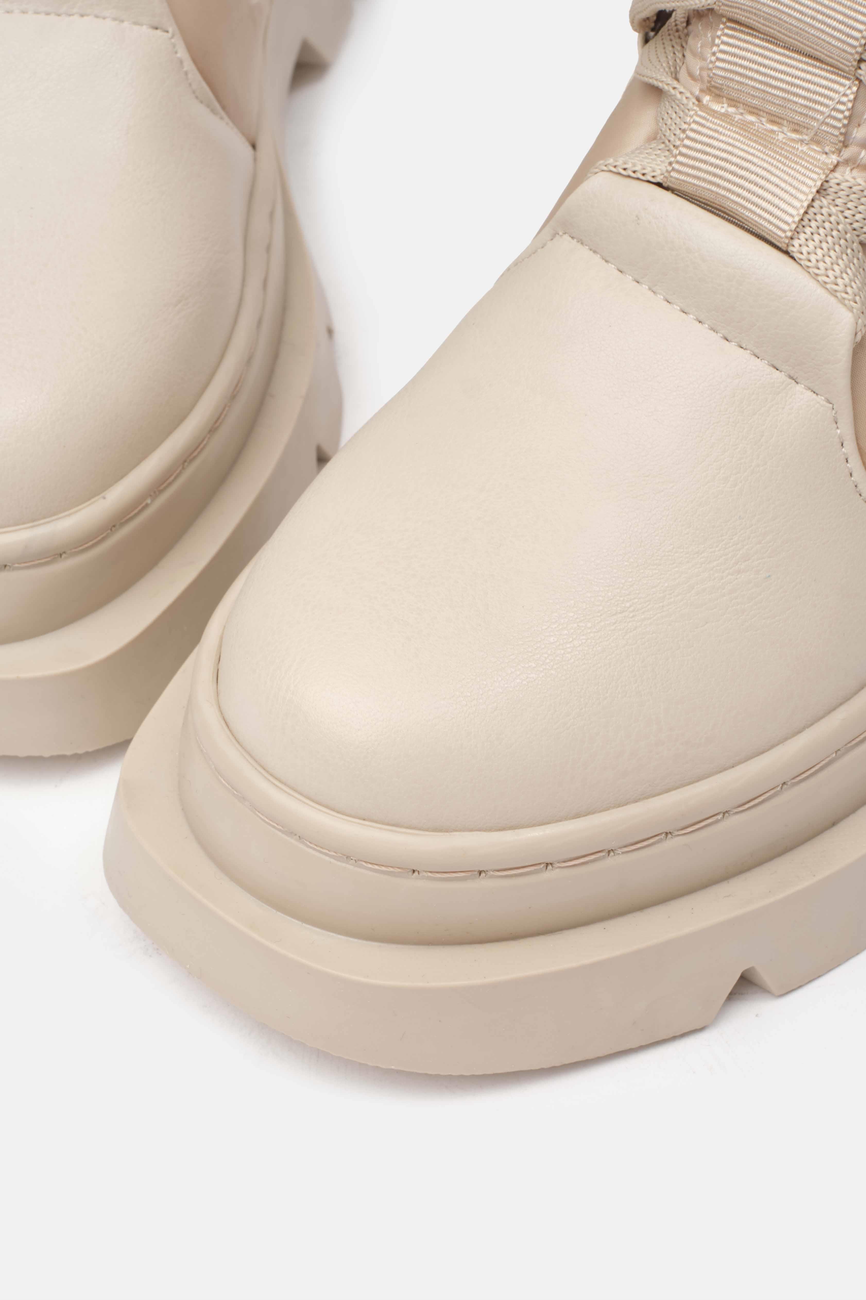 Mio Gusto Siyah Renk Paraşüt Kumaş Kalın Tabanlı Bot