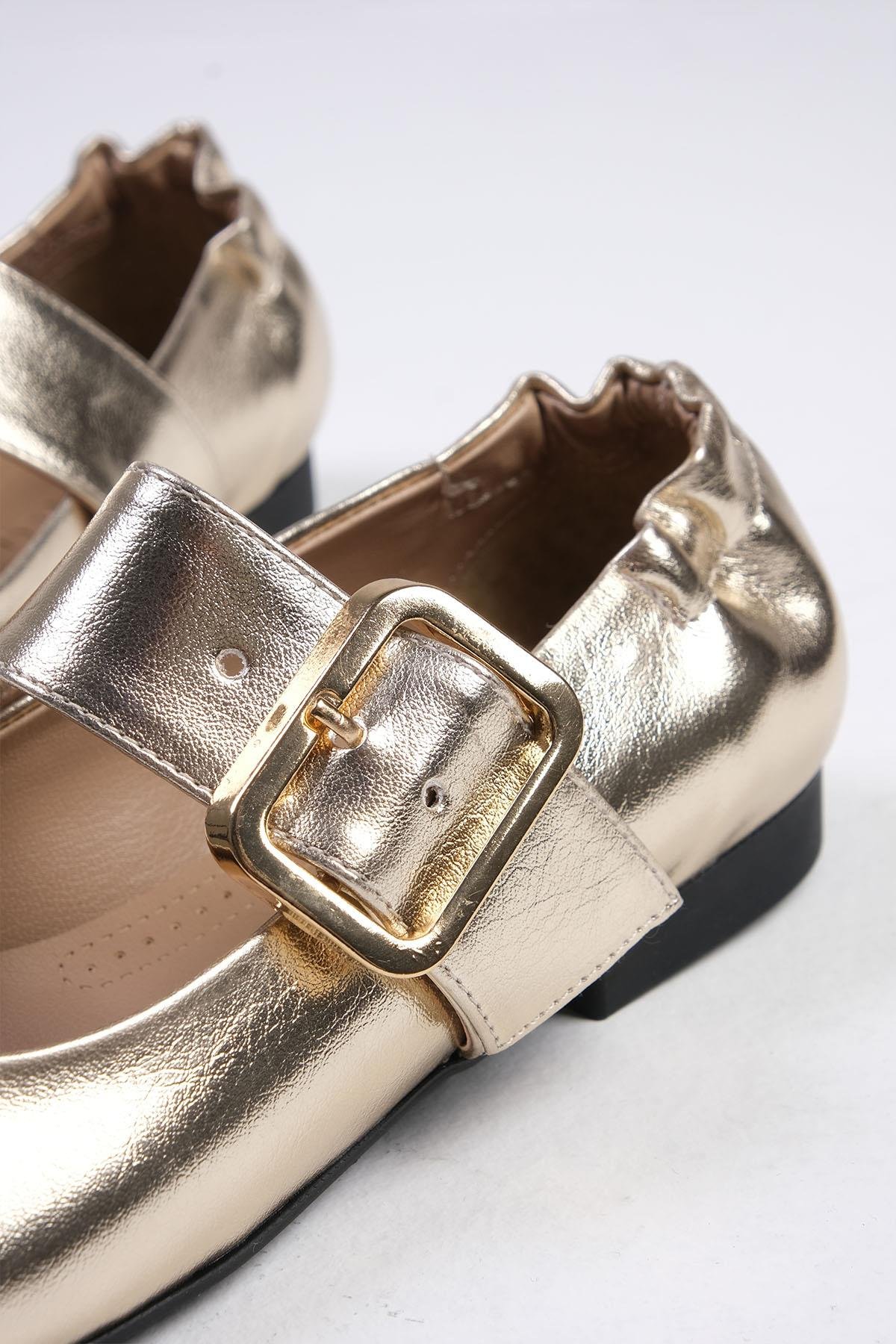 Mio Gusto Diega Altın Renk Kalın Kemerli Babet Ayakkabı Modelleri