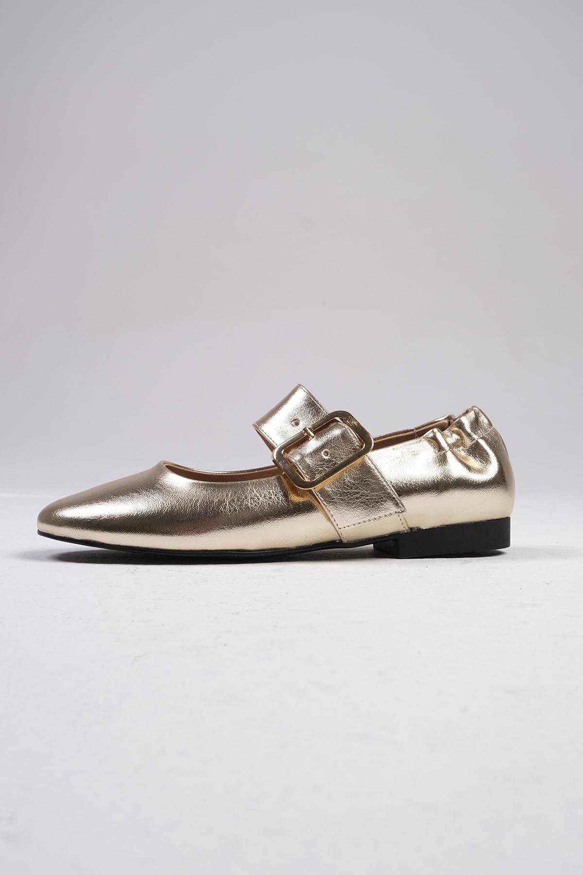 Mio Gusto Diega Altın Renk Kalın Kemerli Babet Ayakkabı Modelleri