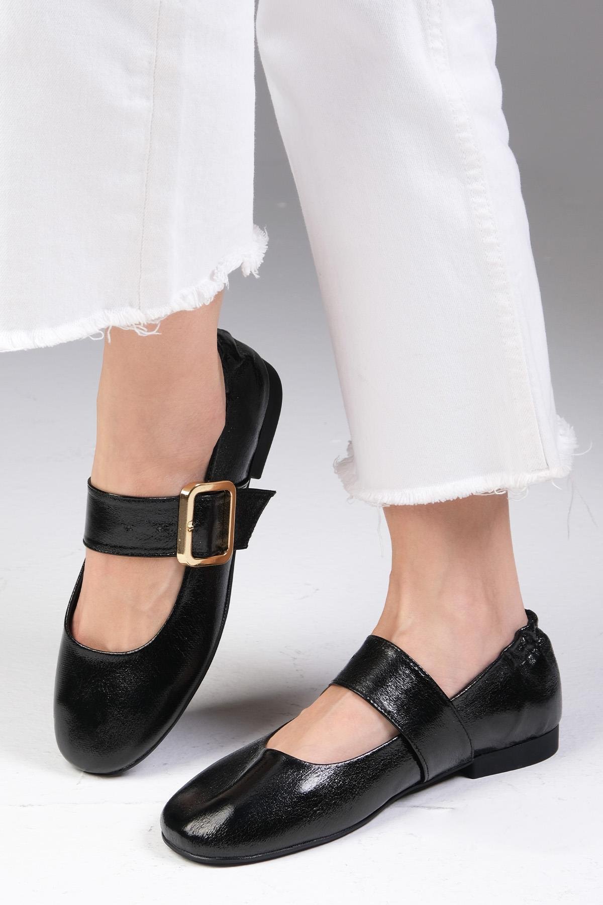 Mio Gusto Diega Siyah  Renk Kalın Kemerli Babet Ayakkabı Modelleri