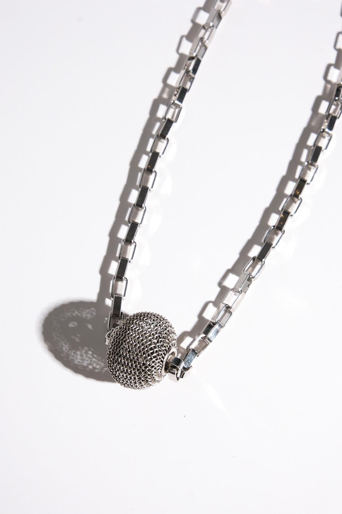 Mio Gusto Gümüş Renk Top Kadın Kolye Modelleri