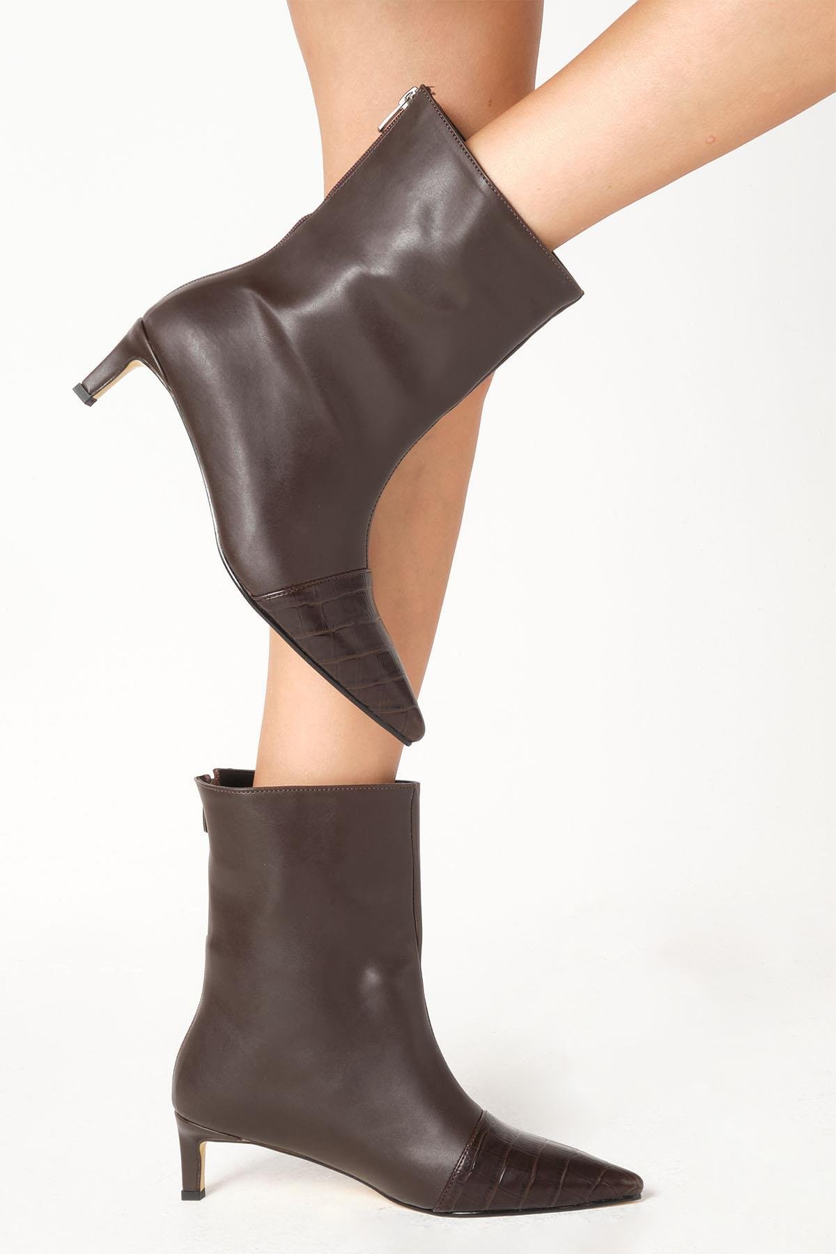 Mio Gusto Siyah Renk Croco Detaylı İnce Topuklu Bot