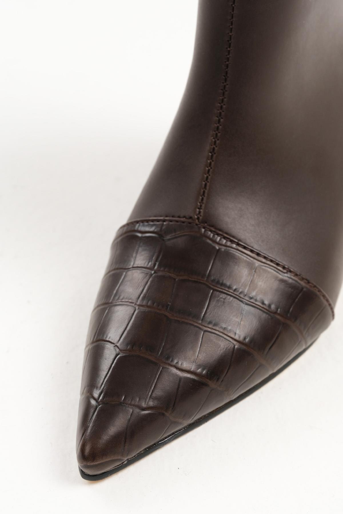 Mio Gusto Siyah Renk Croco Detaylı İnce Topuklu Bot