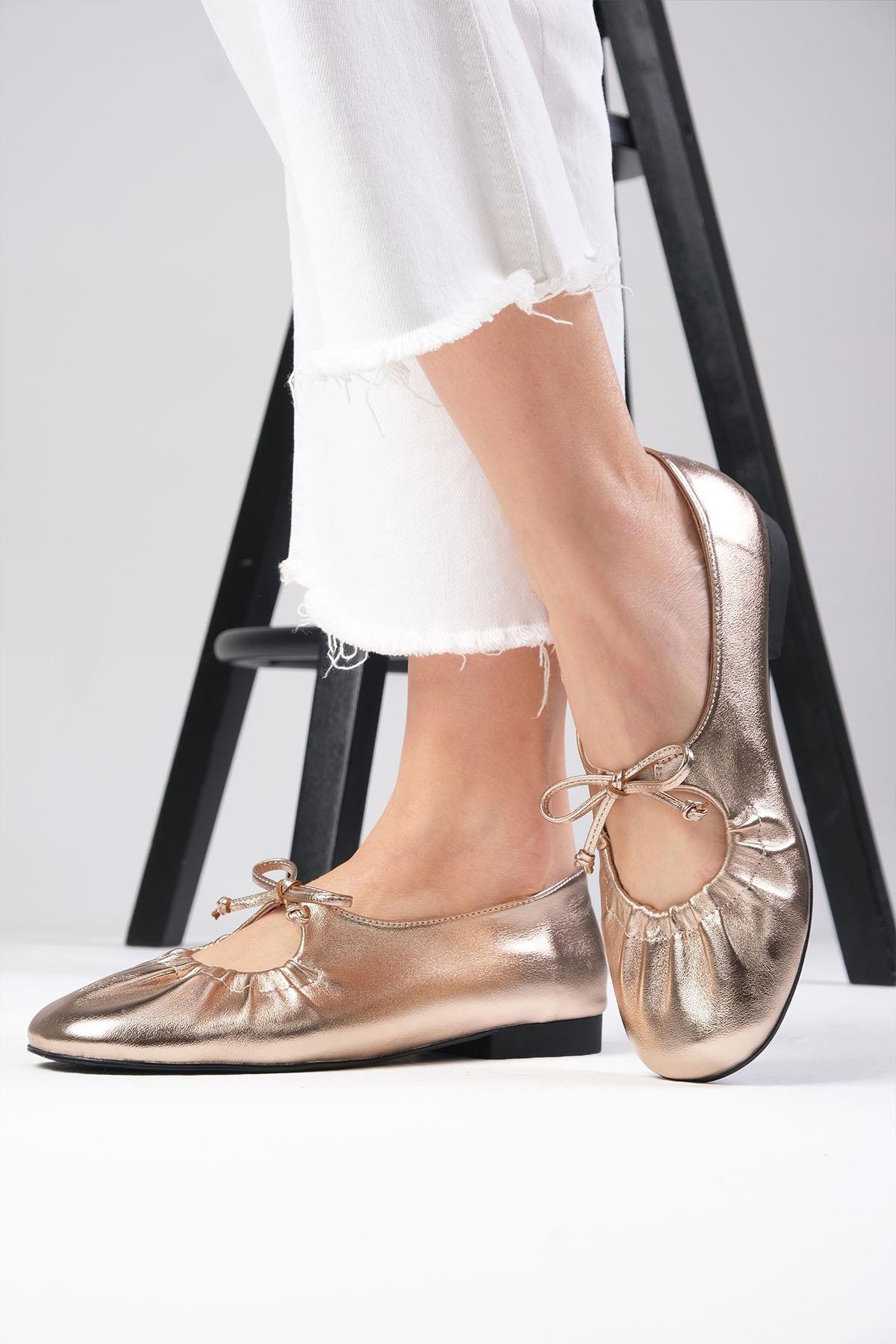 Mio Gusto Lisbet Bakır Renk Büzgülü Kadın Babet Ayakkabı Modelleri