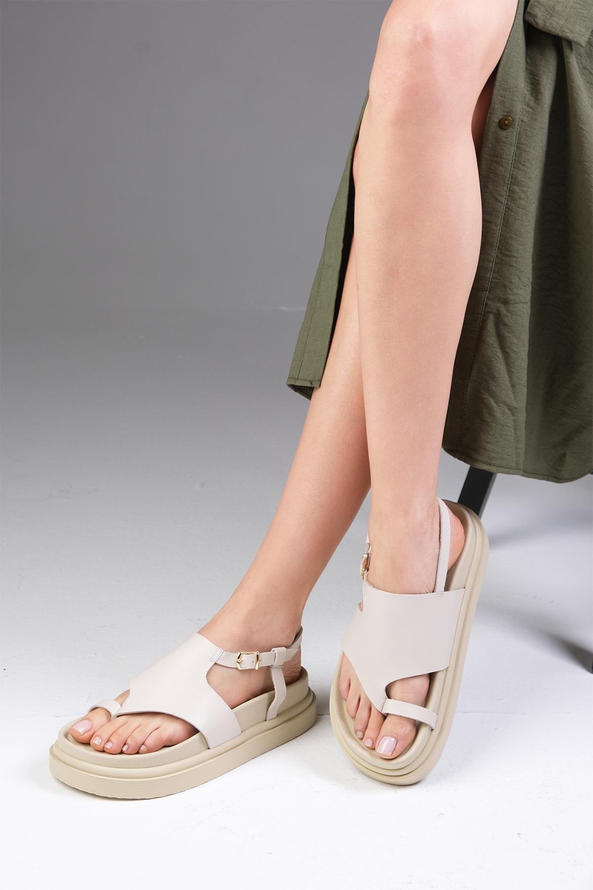 Mio Gusto Lora Hakiki Deri Bej Renk Parmak Arası Sandalet Ayakkabı Modelleri