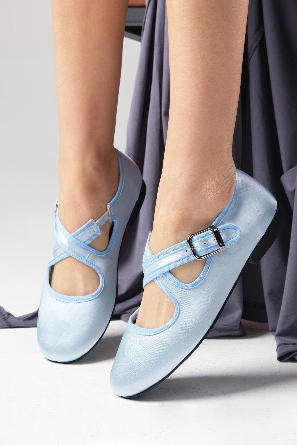 Mio Gusto Lurdes Mavi Renk Çapraz Bantlı Kadın Babet Modelleri