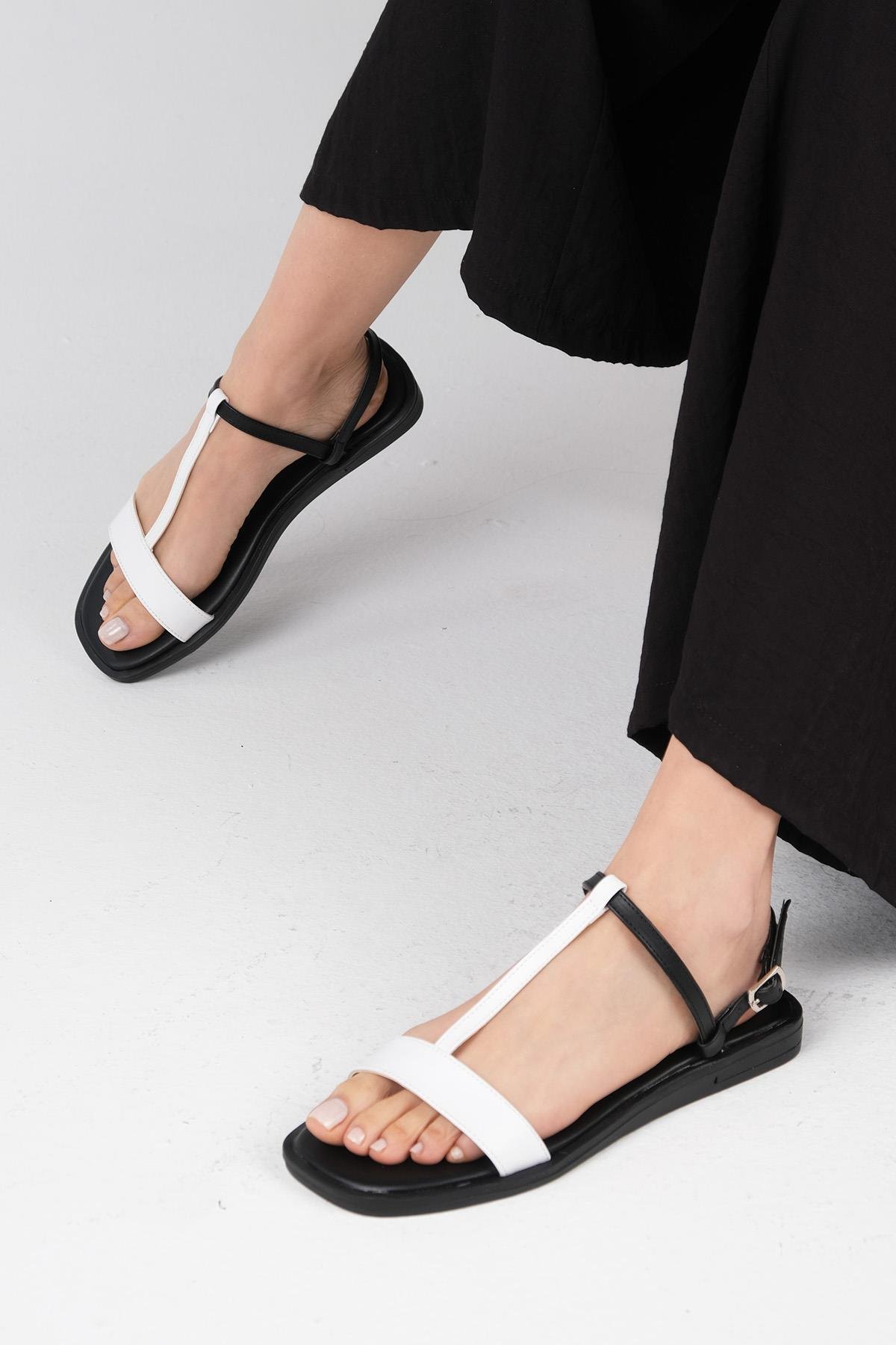 Mio Gusto Lydia Beyaz Renk Düz Sandalet Kadın Ayakkabı Modelleri