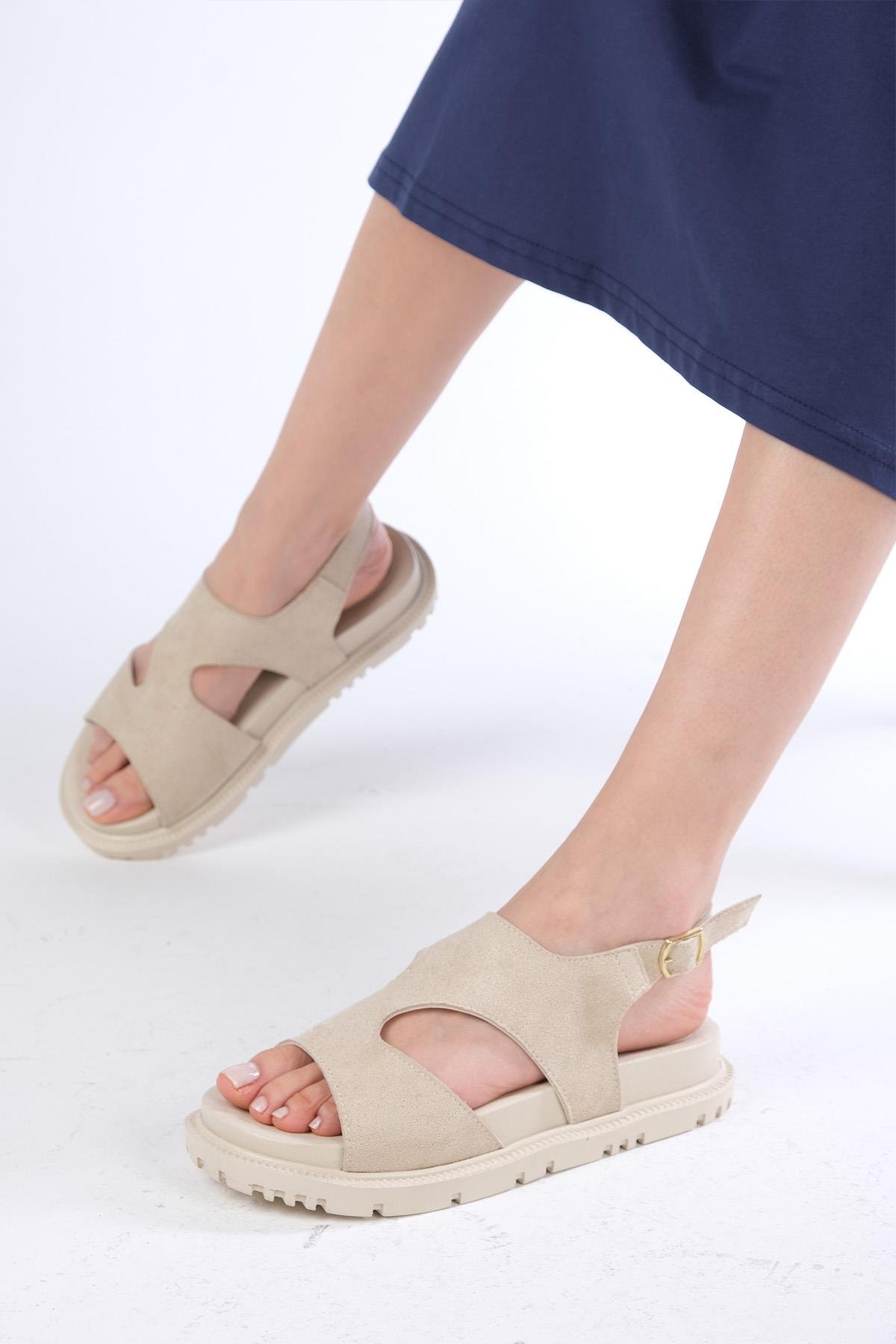 Mio Gusto Reina Bej Renk Asimetrik Kesimli Kadın Sandalet Modelleri