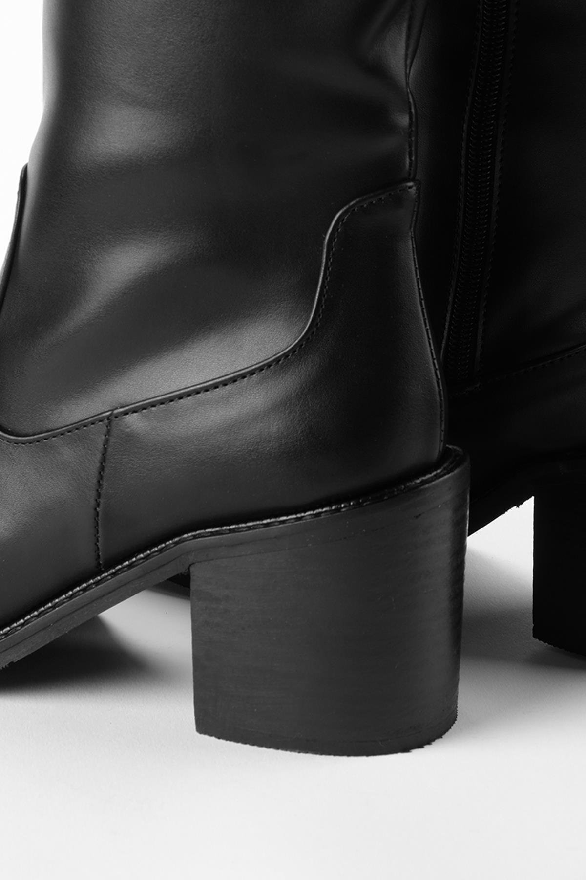 Mio Gusto Siyah Küt Burun Çizme