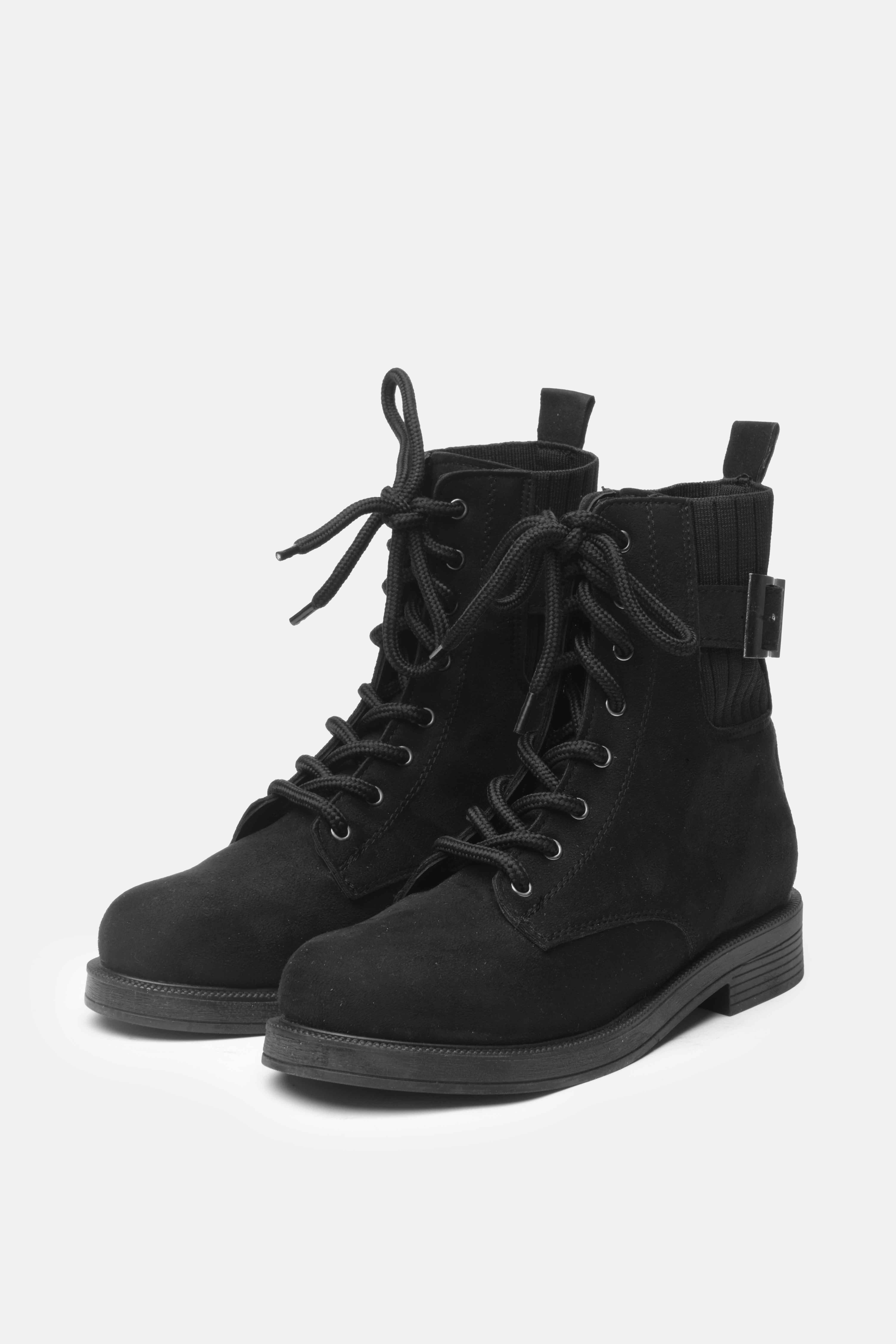 Mio Gusto Siyah Renk Bağcıklı Postal Bot