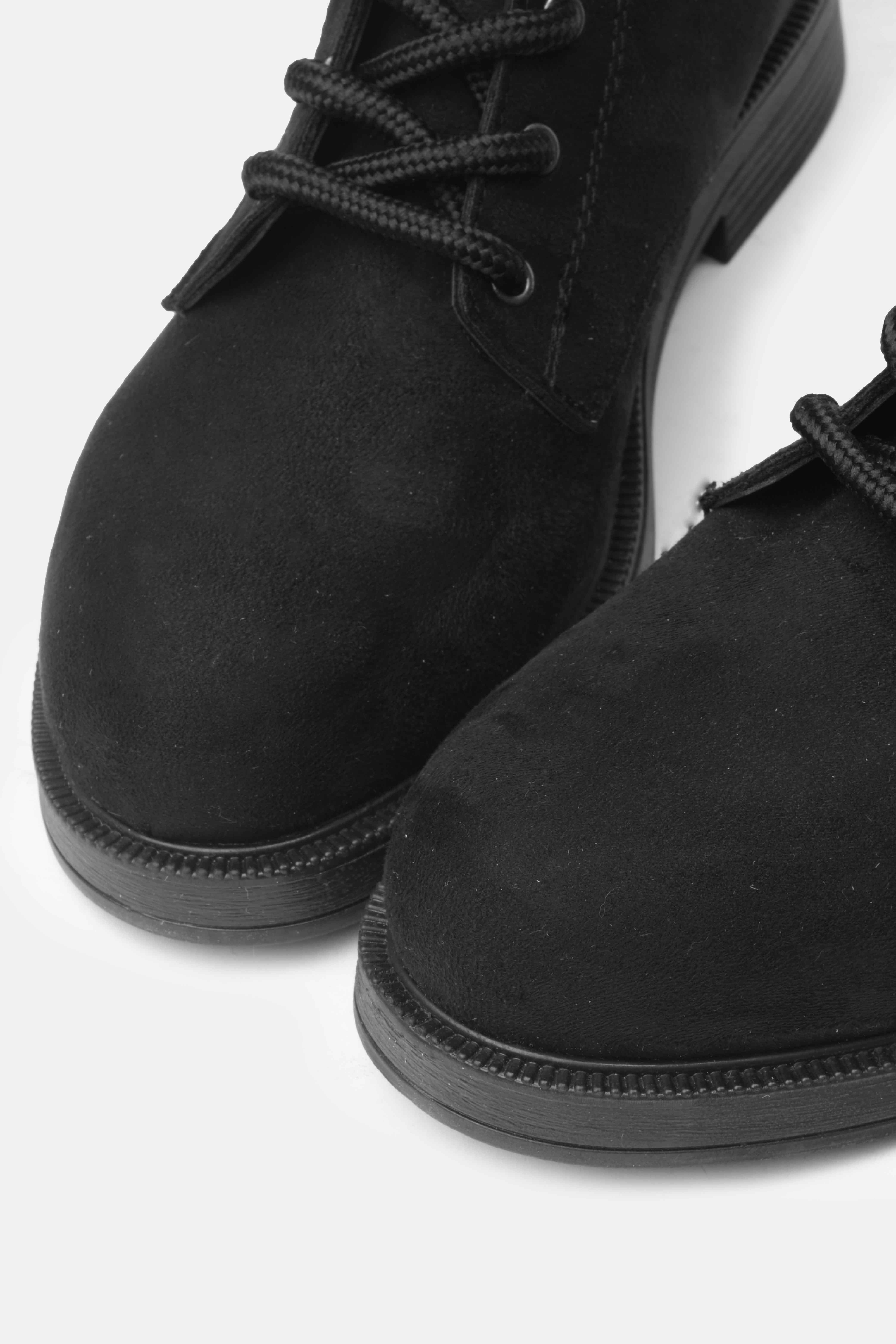 Mio Gusto Siyah Renk Bağcıklı Postal Bot