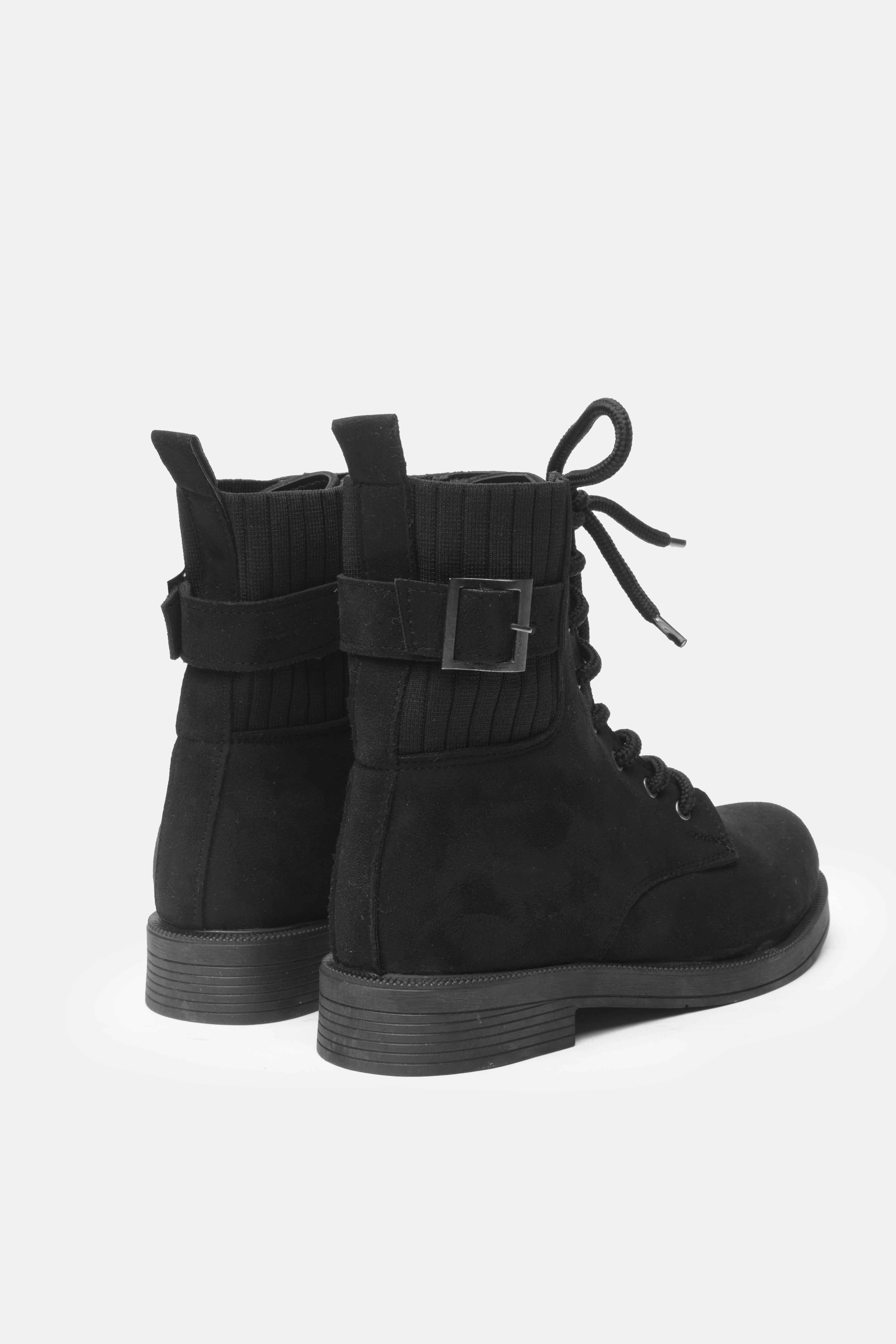 Mio Gusto Siyah Renk Bağcıklı Postal Bot