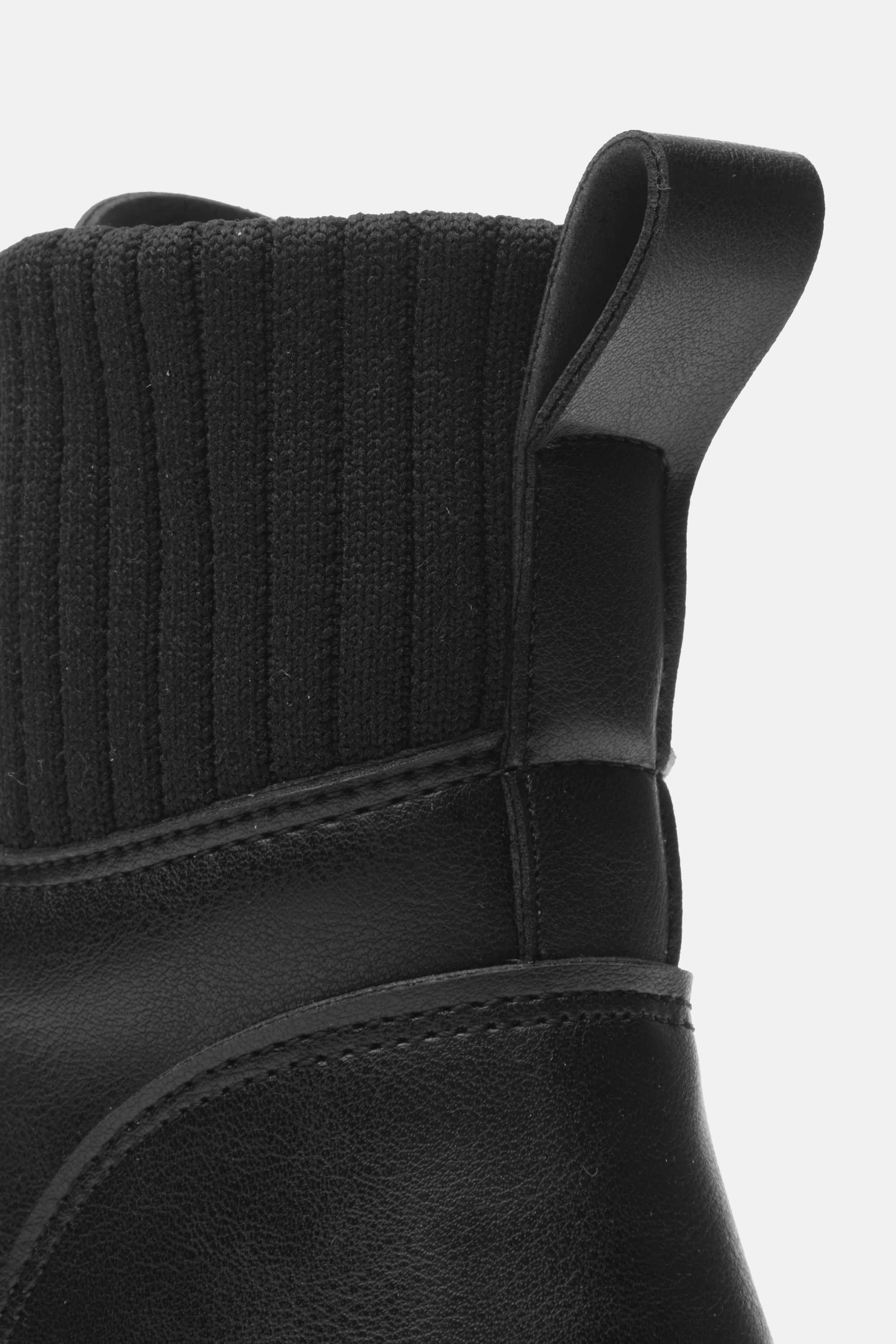 Mio Gusto Bej Renk Bağcıklı ve Fermuarlı Postal Bot