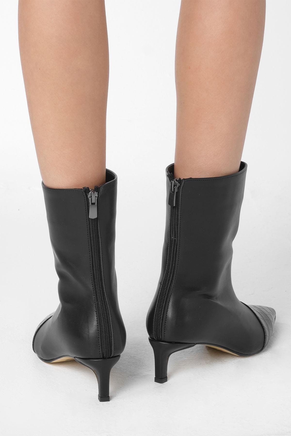 Mio Gusto Bordo Renk Croco Detaylı İnce Topuklu Bot