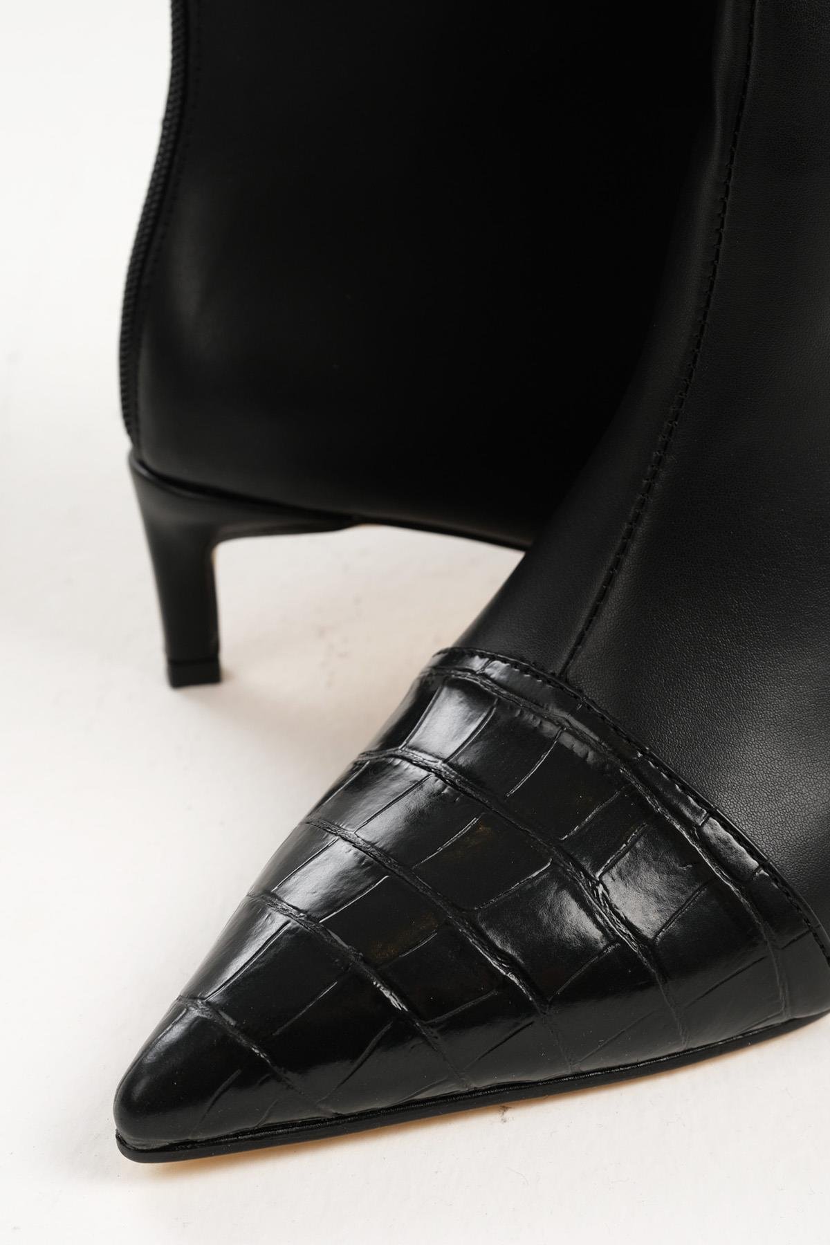 Mio Gusto Bordo Renk Croco Detaylı İnce Topuklu Bot