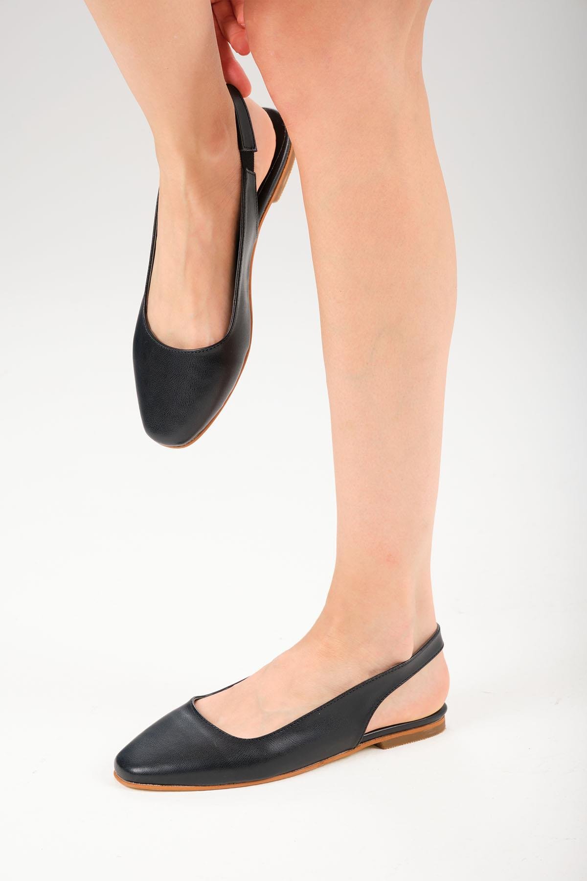 Mio Gusto Gümüş Renk Küt Burun Babet