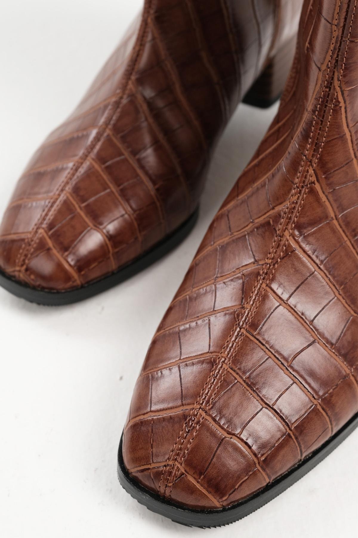 Mio Gusto Tori Siyah Renk Krokodil Desenli Küt Burunlu Bot