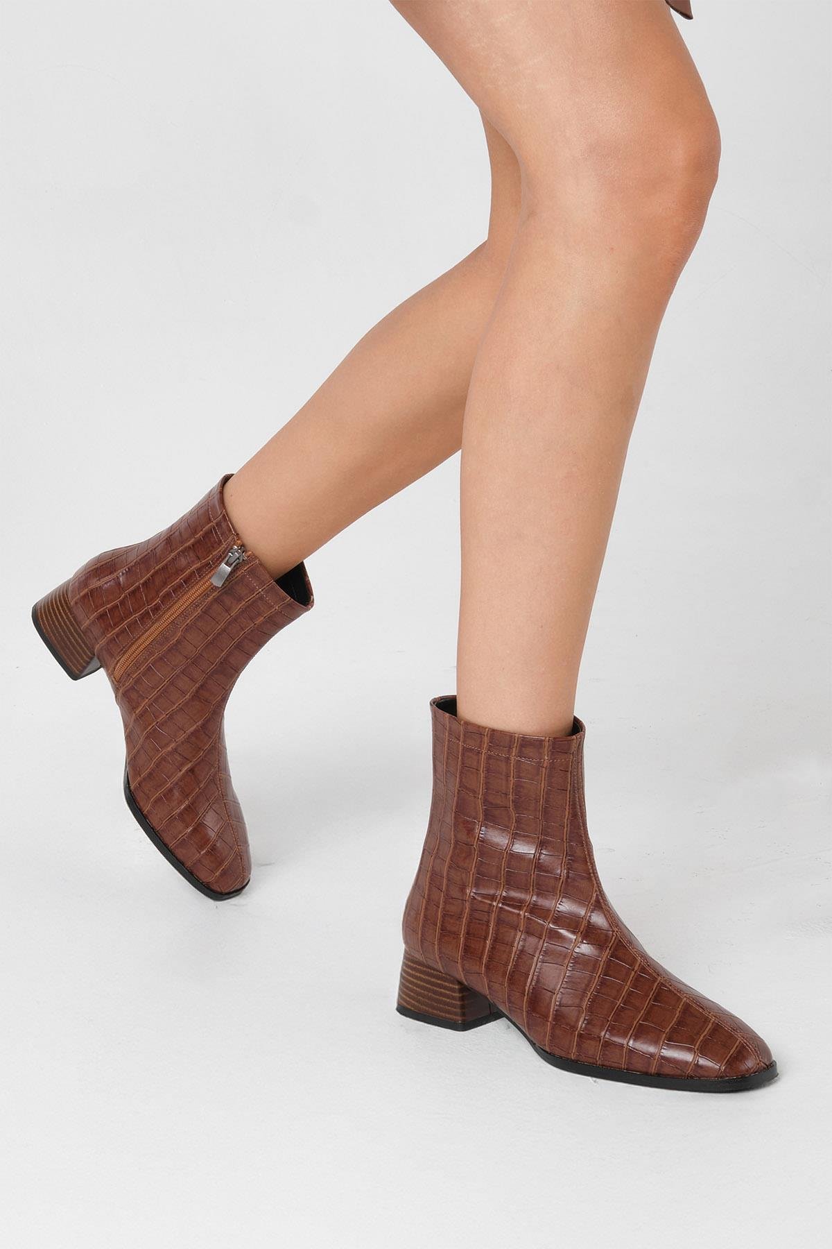 Mio Gusto Tori Siyah Renk Krokodil Desenli Küt Burunlu Bot