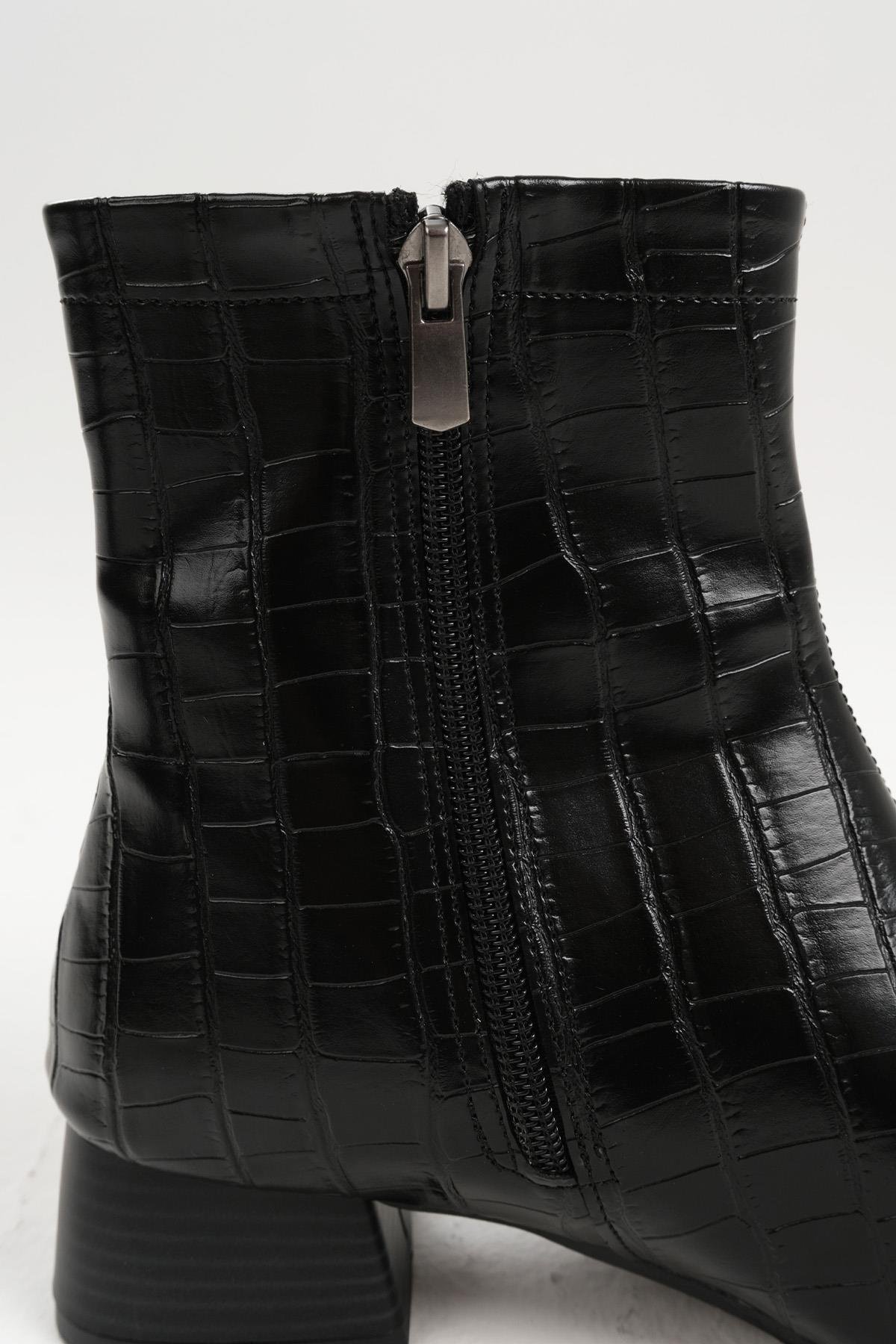 Mio Gusto Bej Renk Küt Burunlu Topuklu Bot