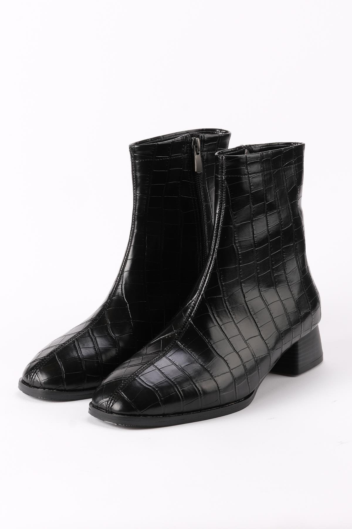 Mio Gusto Bej Renk Küt Burunlu Topuklu Bot