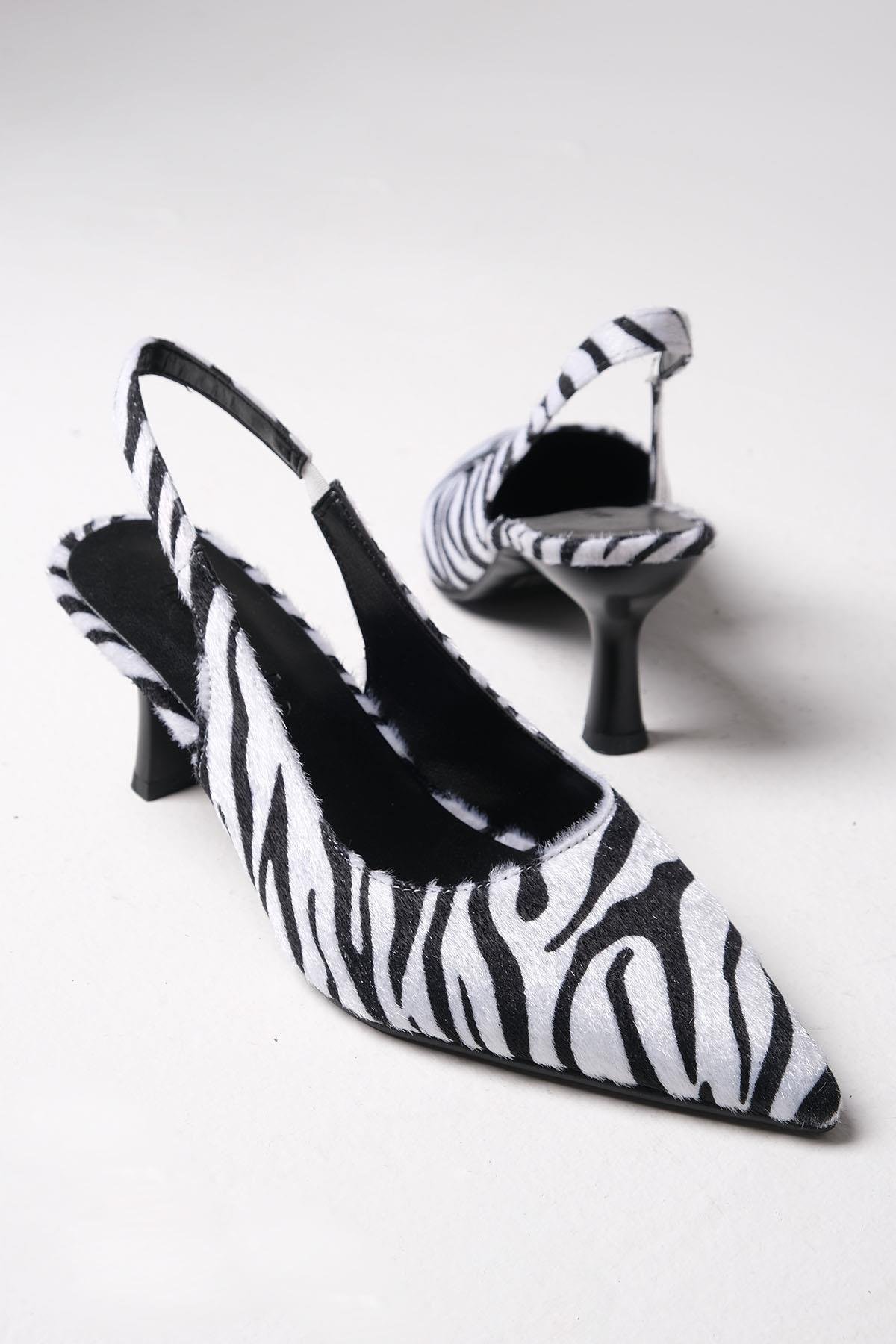 Leopar Desenli Kalın Topuklu Arkası Açık Kadın Ayakkabı Modelleri