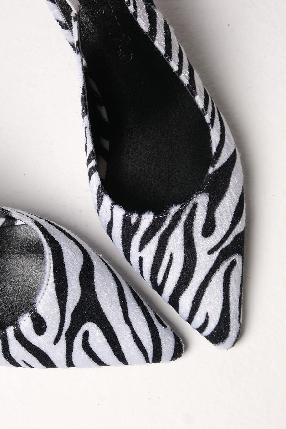 Leopar Desenli Kalın Topuklu Arkası Açık Kadın Ayakkabı Modelleri