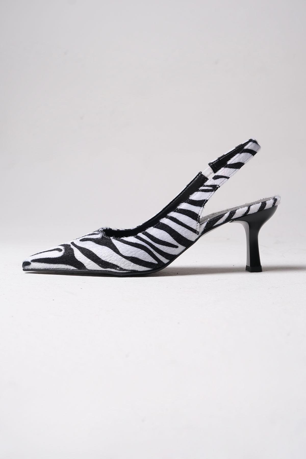 Leopar Desenli Kalın Topuklu Arkası Açık Kadın Ayakkabı Modelleri