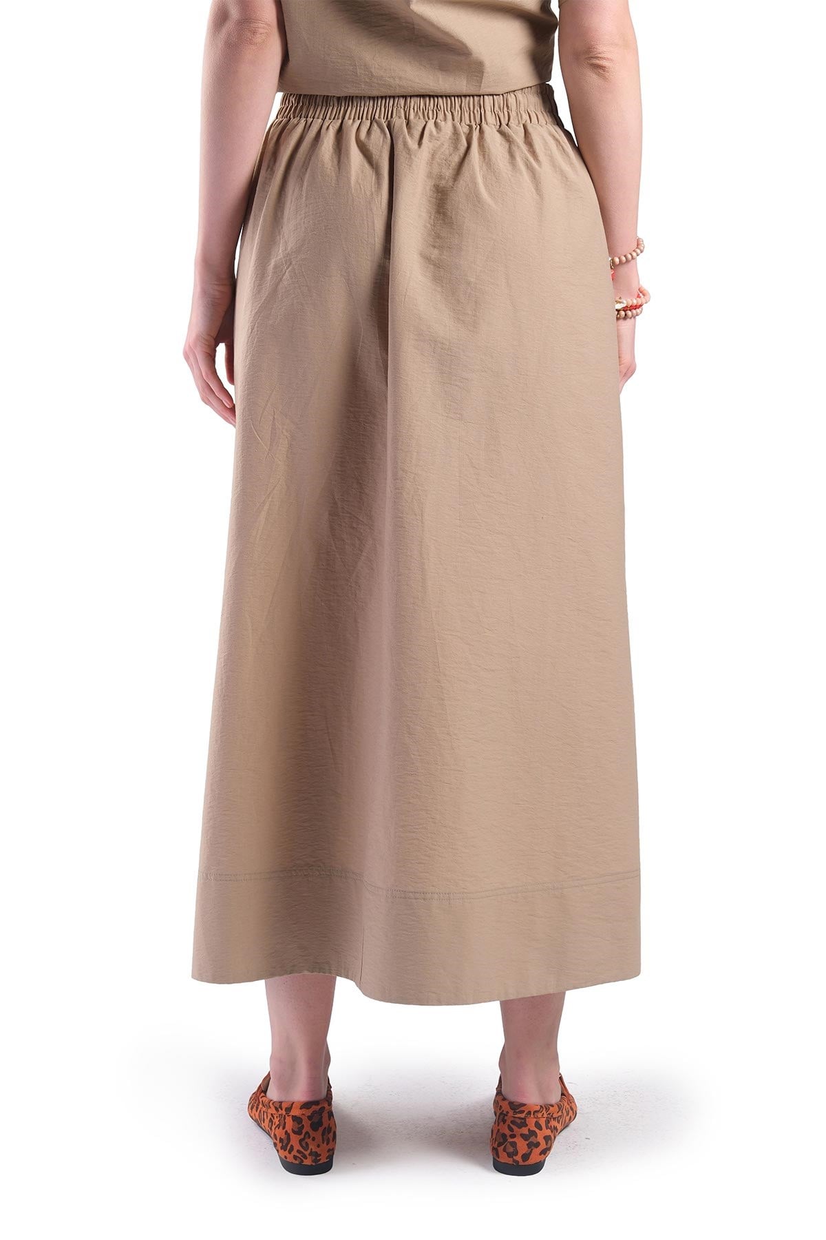 miogusto.com.tr'de gri renk çizgili %100 pamuklu gömlek ve pantolon takımları! Şıklığı ve rahatlığı bir arada sunan bu takımlar, şimdi sizi bekliyor. Hemen inceleyin!