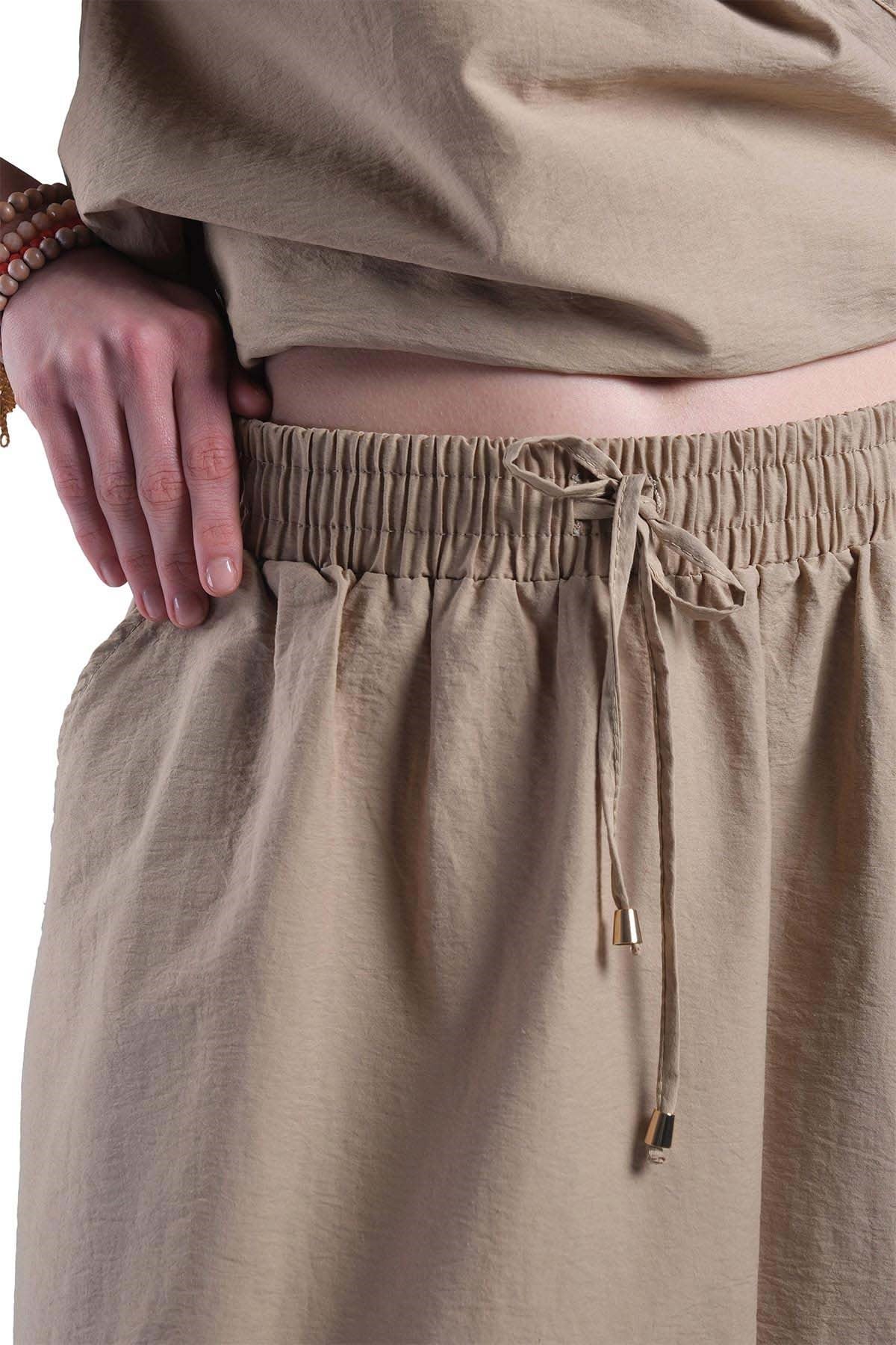 miogusto.com.tr'de gri renk çizgili %100 pamuklu gömlek ve pantolon takımları! Şıklığı ve rahatlığı bir arada sunan bu takımlar, şimdi sizi bekliyor. Hemen inceleyin!