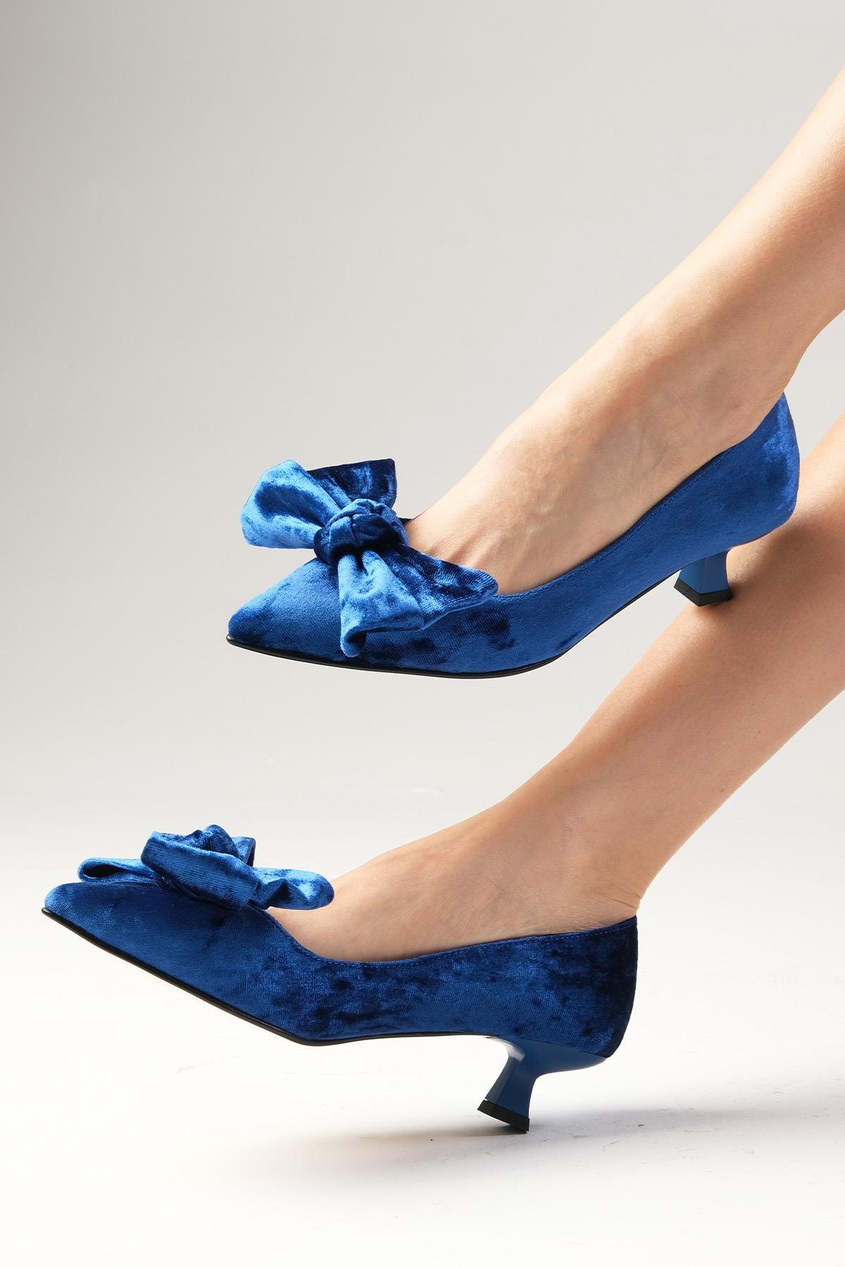 Molly Saks Mavi Renk Kadife Topuklu Ayakkabı-Kısa Topuklu-Mio Gusto-02224SKK