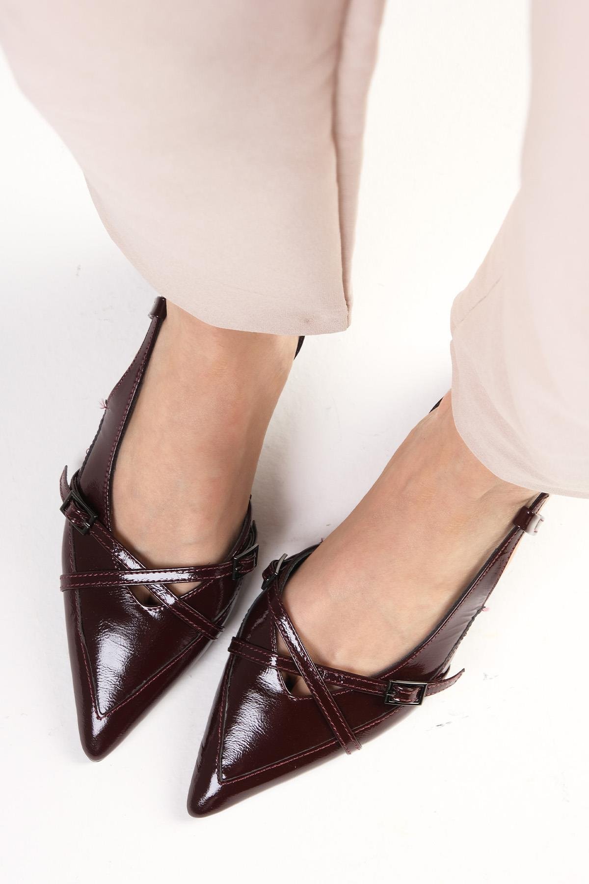 Mystic Hakiki Rugan Bordo Renk Kısa Topuklu Ayakkabı-Low Heels-Mio Gusto-01540WRR