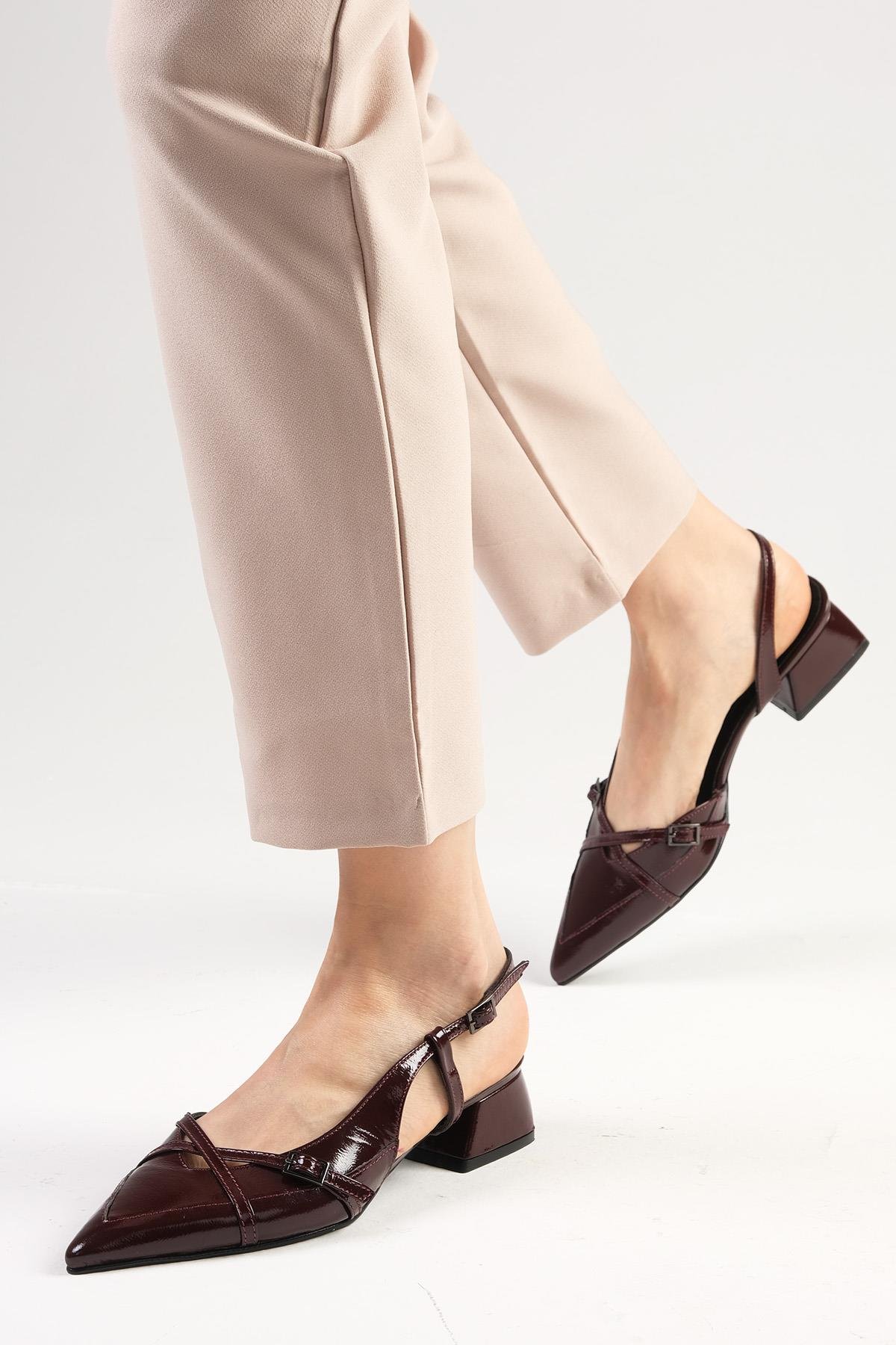 Mystic Hakiki Rugan Bordo Renk Kısa Topuklu Ayakkabı-Low Heels-Mio Gusto-01540WRR