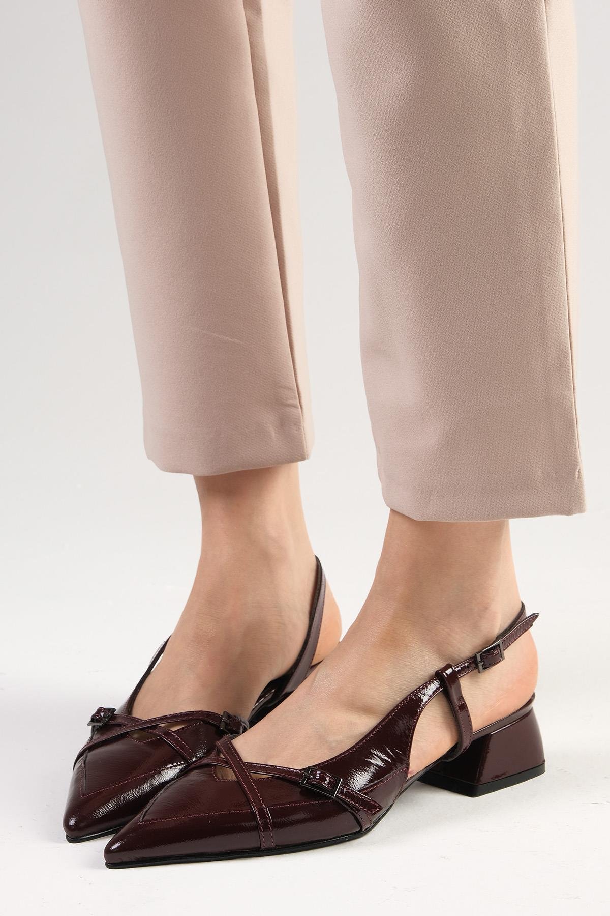 Mystic Hakiki Rugan Bordo Renk Kısa Topuklu Ayakkabı-Low Heels-Mio Gusto-01540WRR