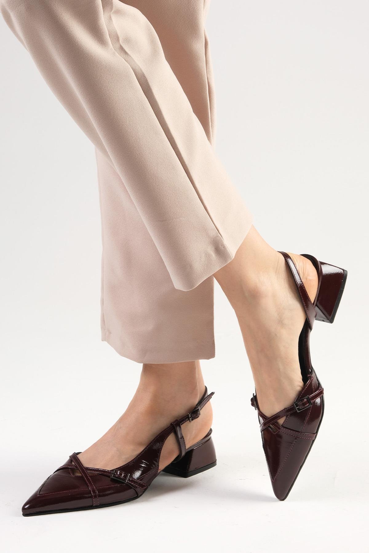Mystic Hakiki Rugan Bordo Renk Kısa Topuklu Ayakkabı-Low Heels-Mio Gusto-01540WRR