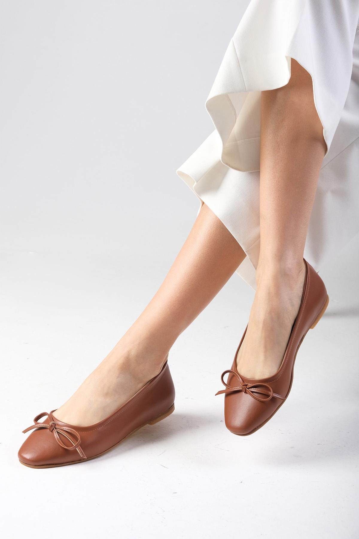 Nelly Taba Renk Fiyonk Aksesuarlı  Babet-BABET-Mio Gusto-02298TAC