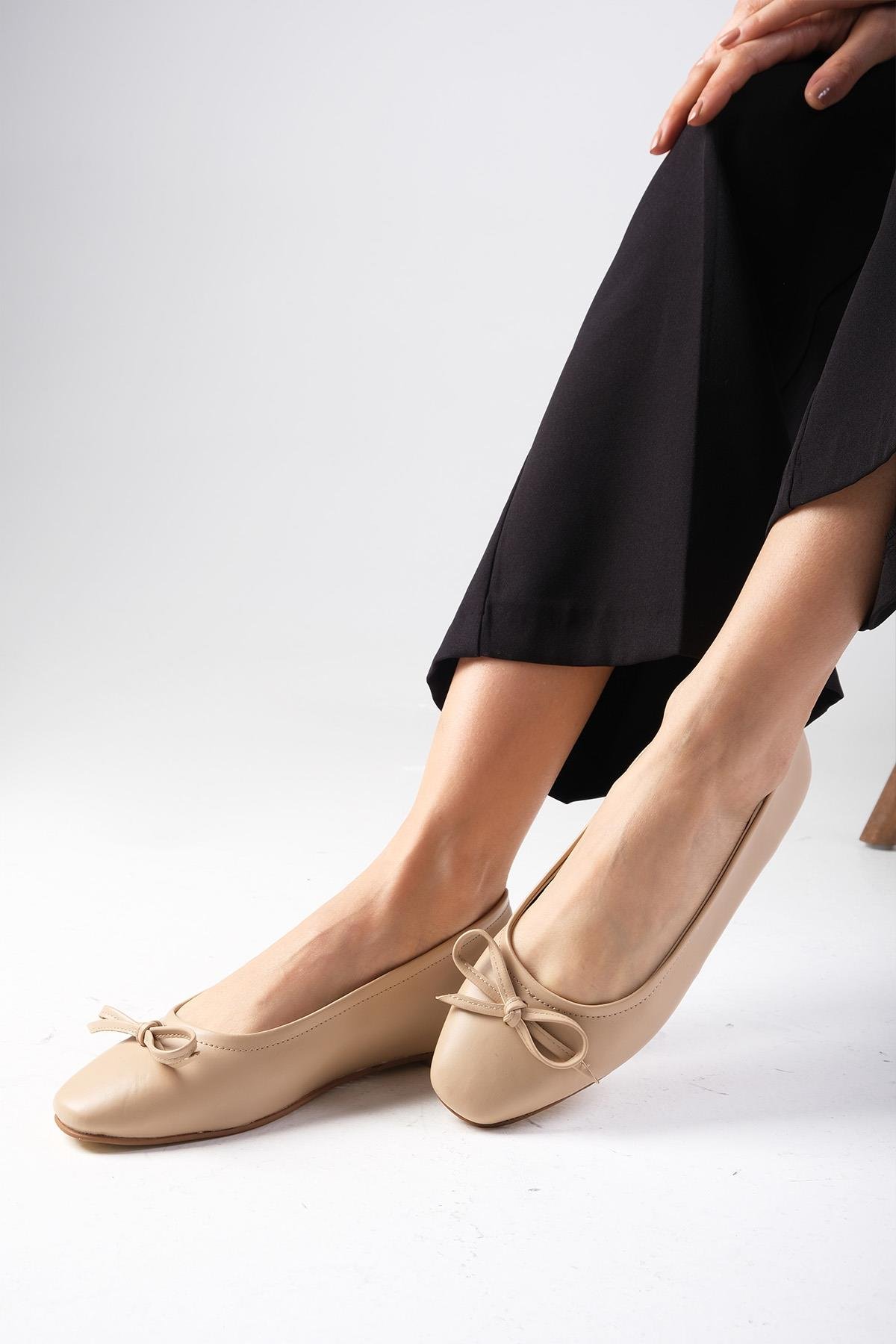 Nelly Ten Rengi Fiyonk Aksesuarlı  Babet-BABET-Mio Gusto-02298NUC