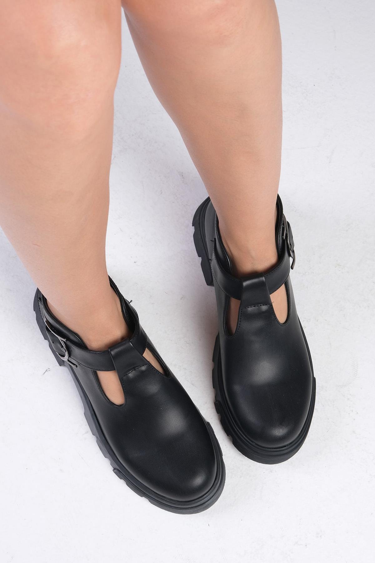 Norma Siyah Renk Kalın Tabanlı Oxford Ayakkabı-DÜZ AYAKKABI-Mio Gusto-01504BLC