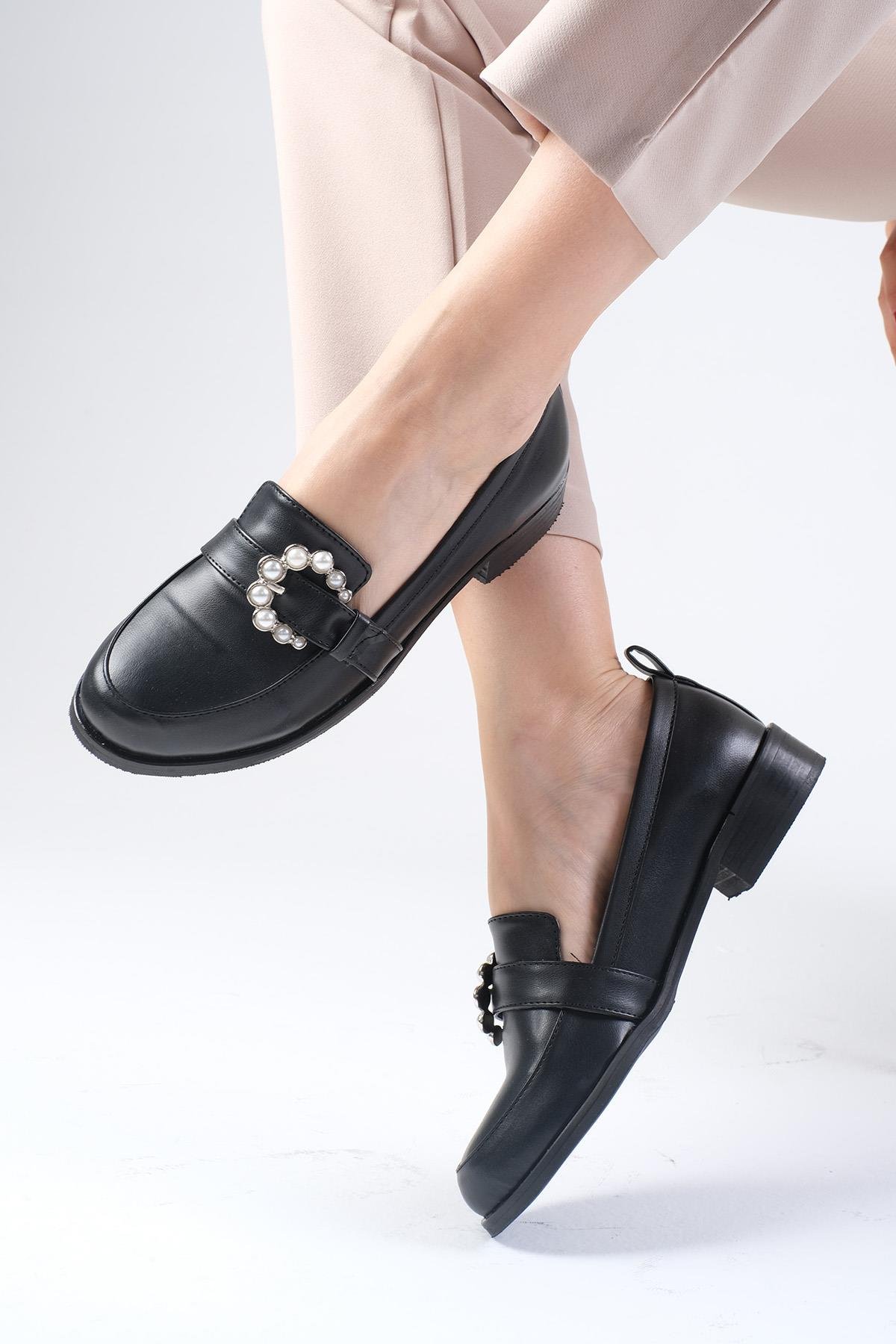 Odila Siyah Renk İnci Tokalı Oxford Ayakkabı-DÜZ AYAKKABI-Mio Gusto-02194BLC