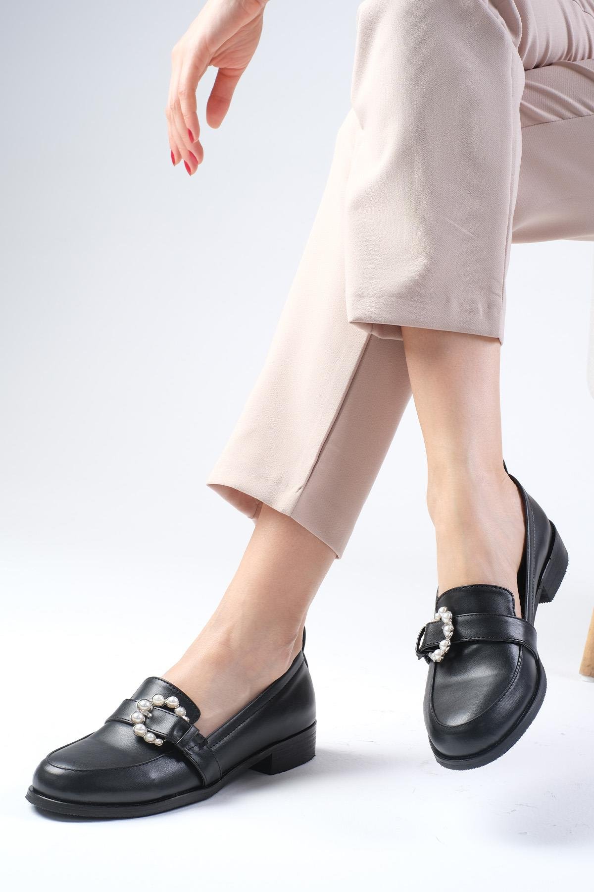 Odila Siyah Renk İnci Tokalı Oxford Ayakkabı-DÜZ AYAKKABI-Mio Gusto-02194BLC