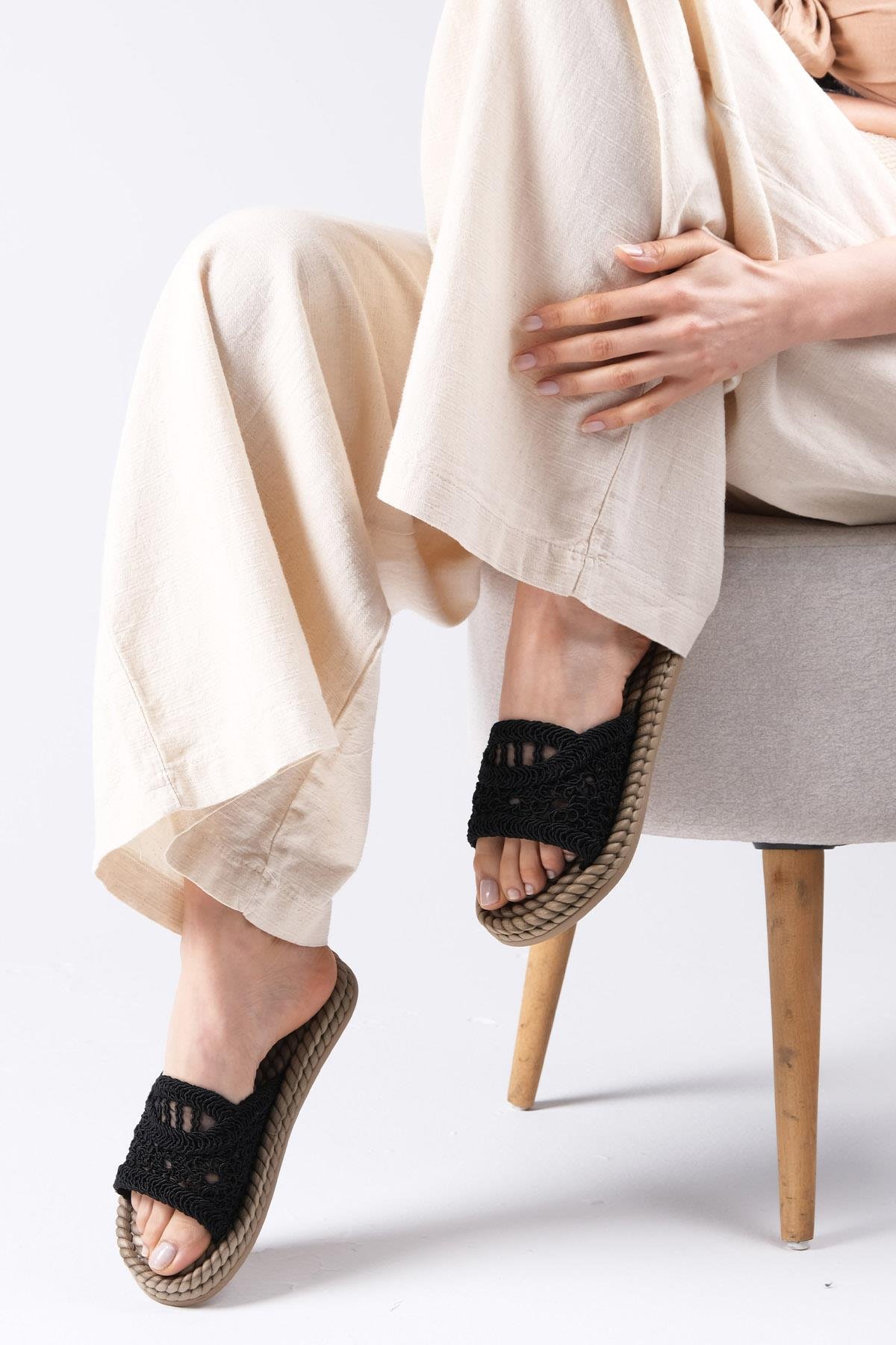 Paloma Siyah Renk Halat Tabanlı Örgü Terlik-Slippers-Mio Gusto-05630BLK