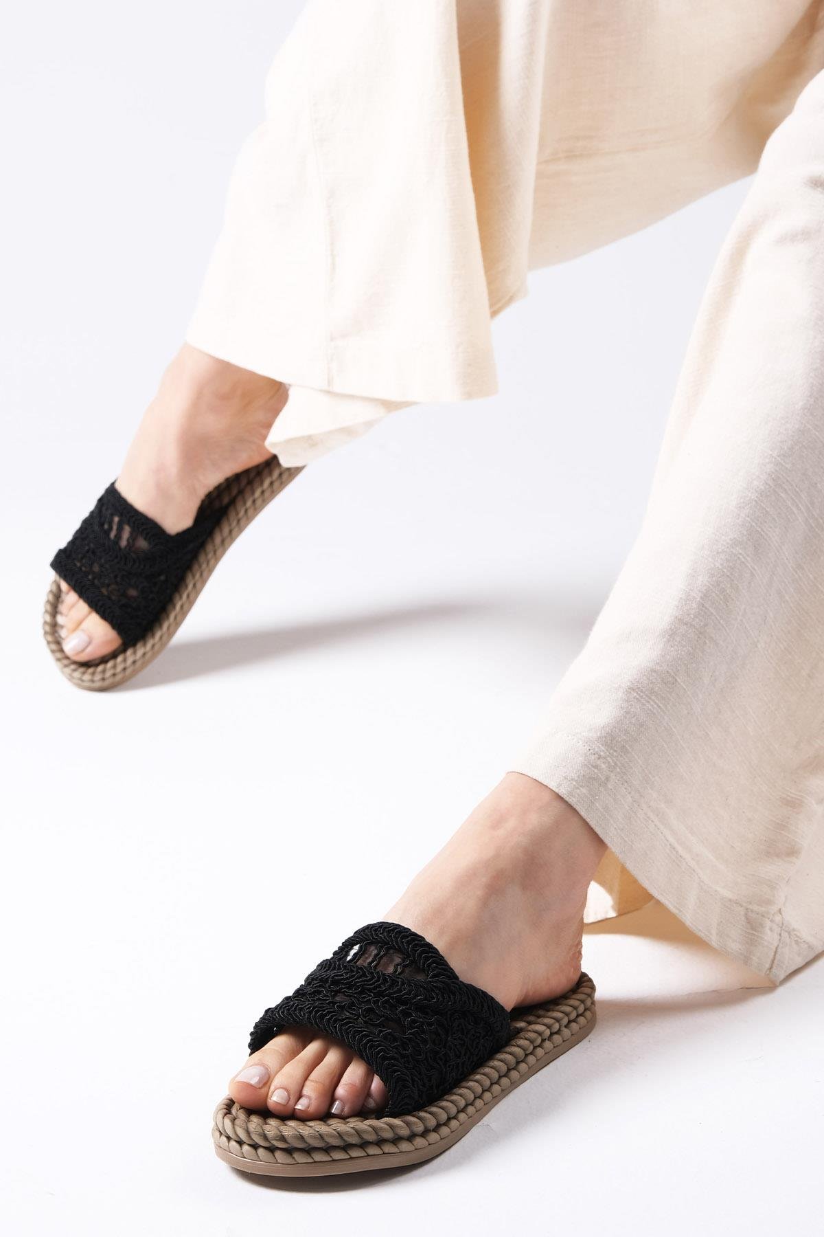 Paloma Siyah Renk Halat Tabanlı Örgü Terlik-Slippers-Mio Gusto-05630BLK