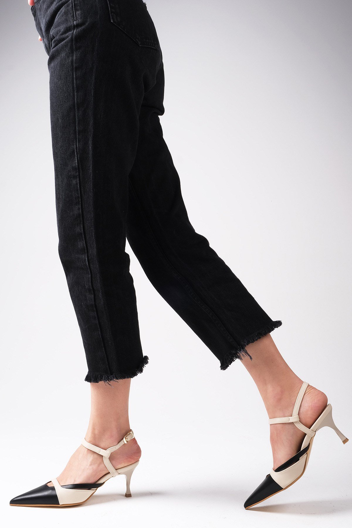 Patsy Siyah Renk Topuklu Ayakkabı-Yüksek Topuklu-Mio Gusto-01443BLC