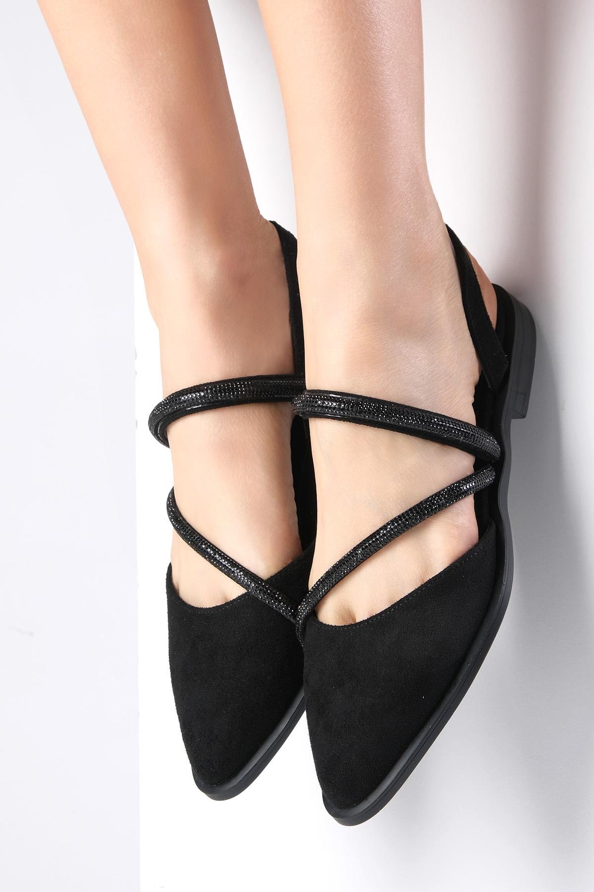 Poppy Siyah Çapraz Taş Atkılı Babet-BABET-Mio Gusto-01388BLS