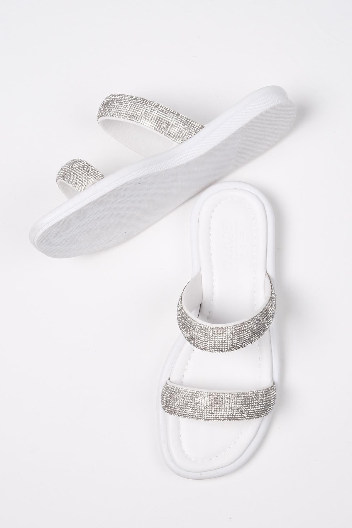 Regina Beyaz Renk Çift Bantlı Taşlı Terlik-TERLİK-Mio Gusto-05619WHC