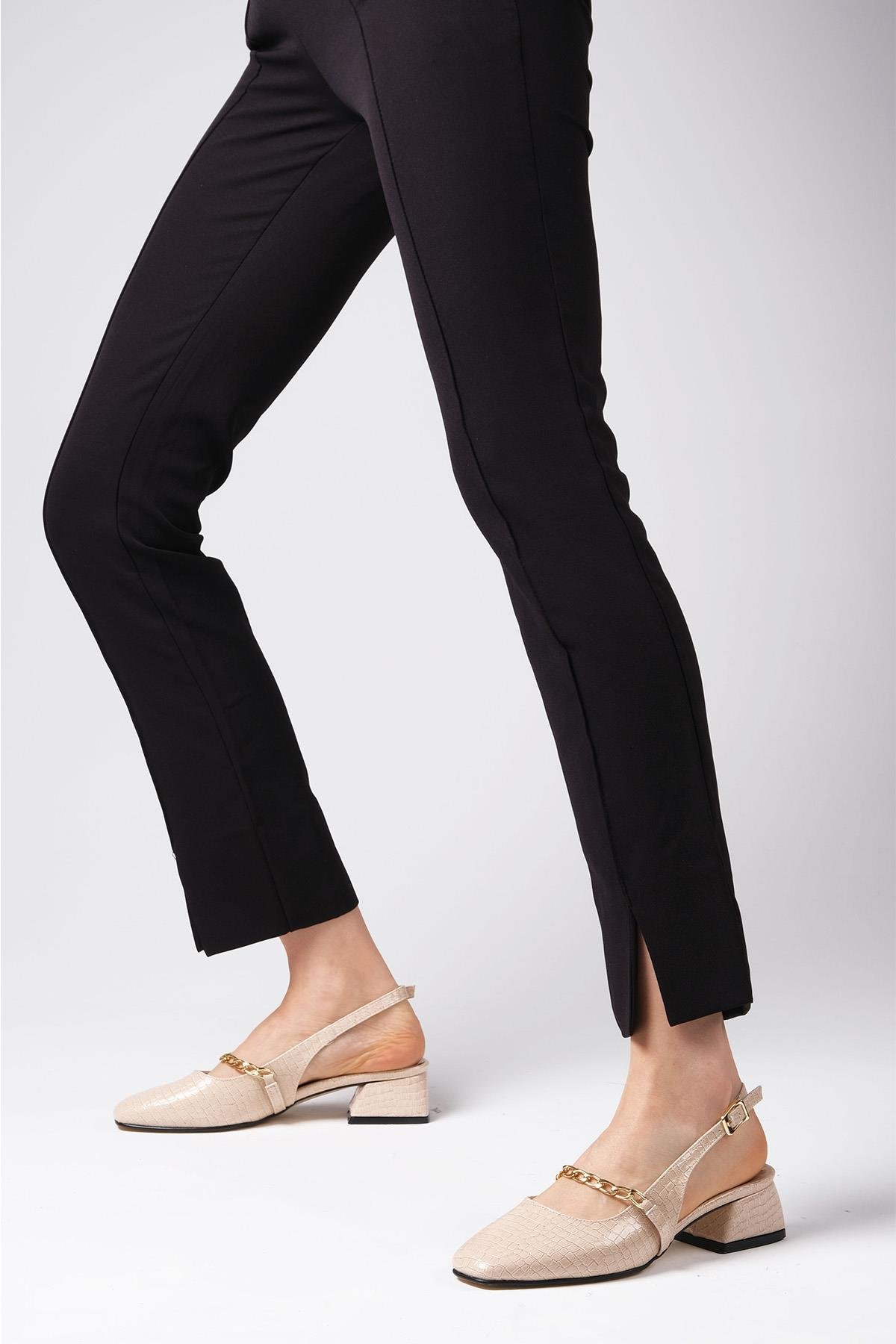 Renata Bej Renk Kısa Topuklu Ayakkabı-Kısa Topuklu-Mio Gusto-01468BEX