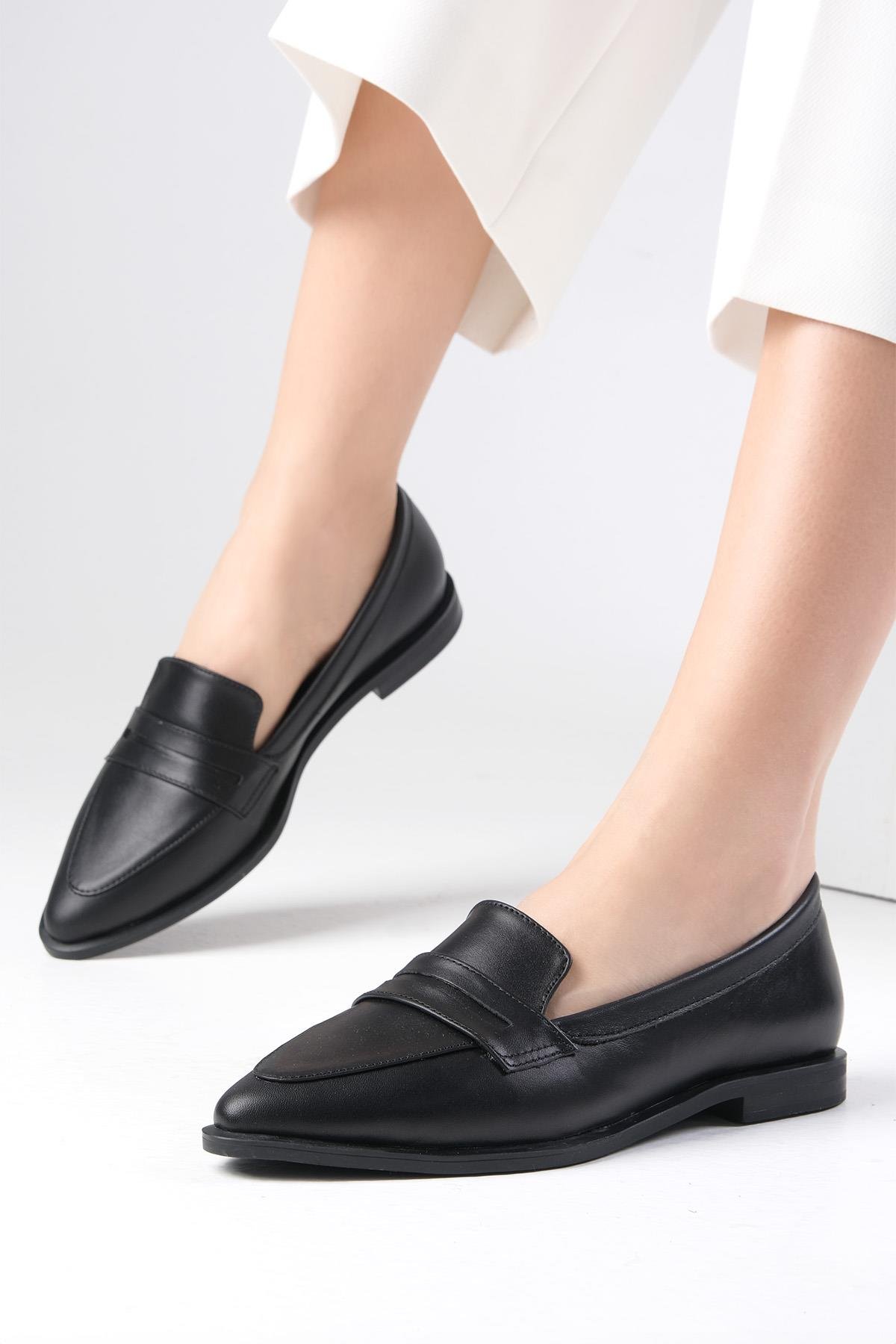 River Hakiki Deri Siyah Loafer-DÜZ AYAKKABI-Mio Gusto-08070BLC