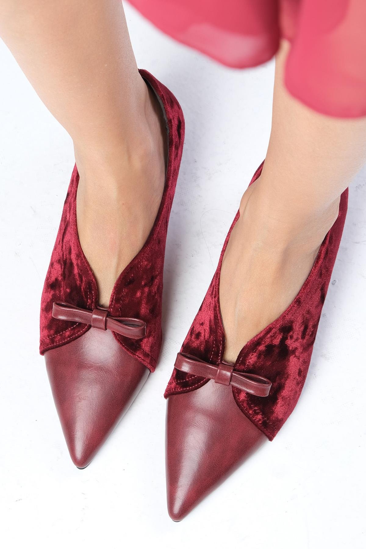 Sabine Bordo Renk Kadife Kısa Topuklu Ayakkabı-Kısa Topuklu-Mio Gusto-01572WRK