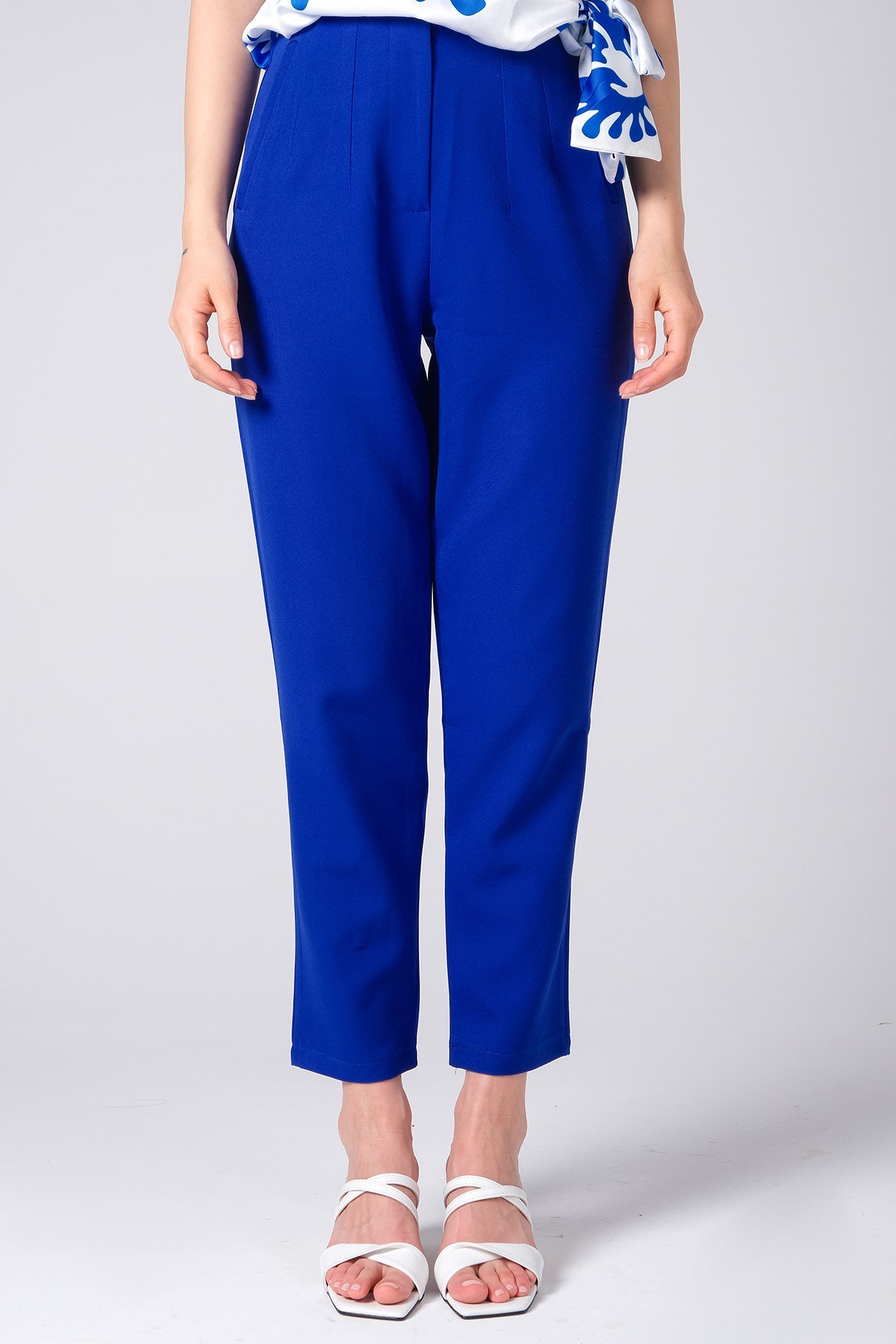 Saks Renk Düz Paça Pantalon-Pantolon-Mio Gusto-G0027SKK