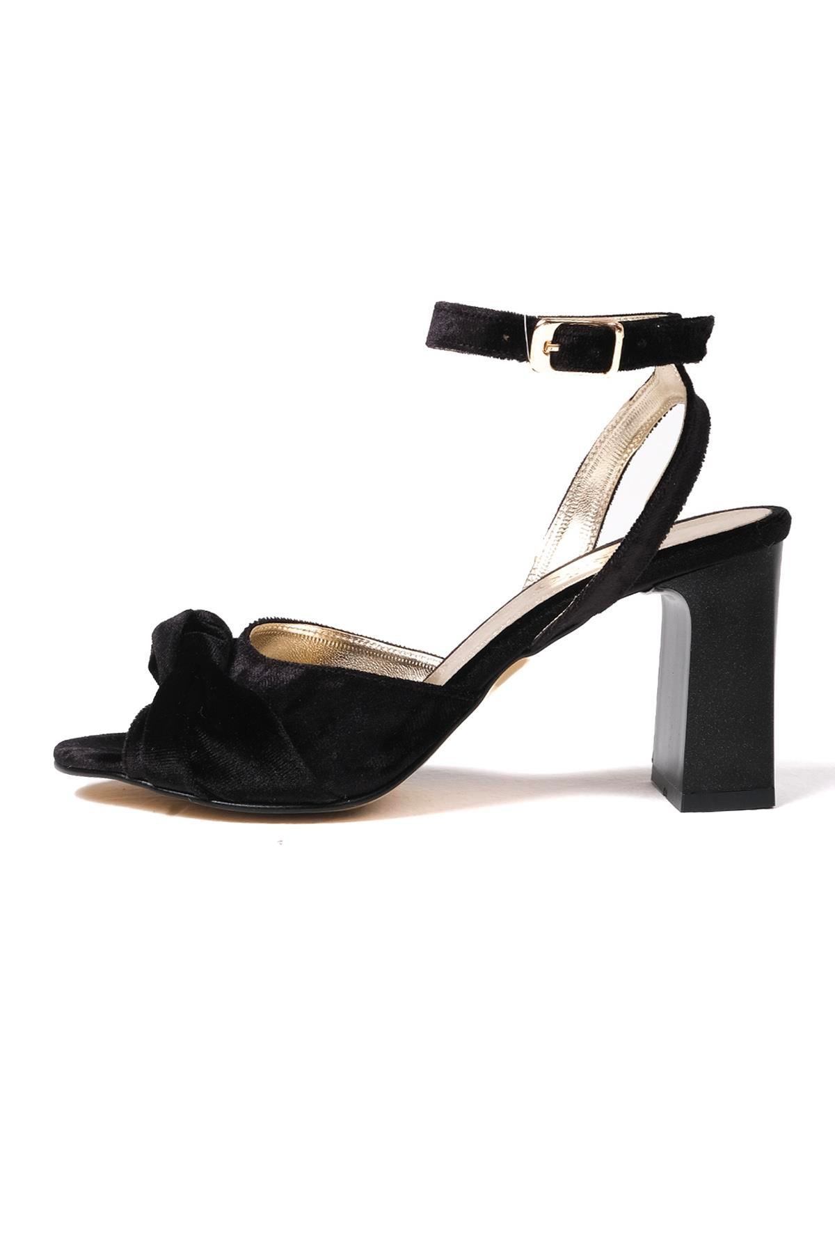Sandy Siyah Renk Kadife Topuklu Sandalet-SANDALET-Mio Gusto-01472BLK