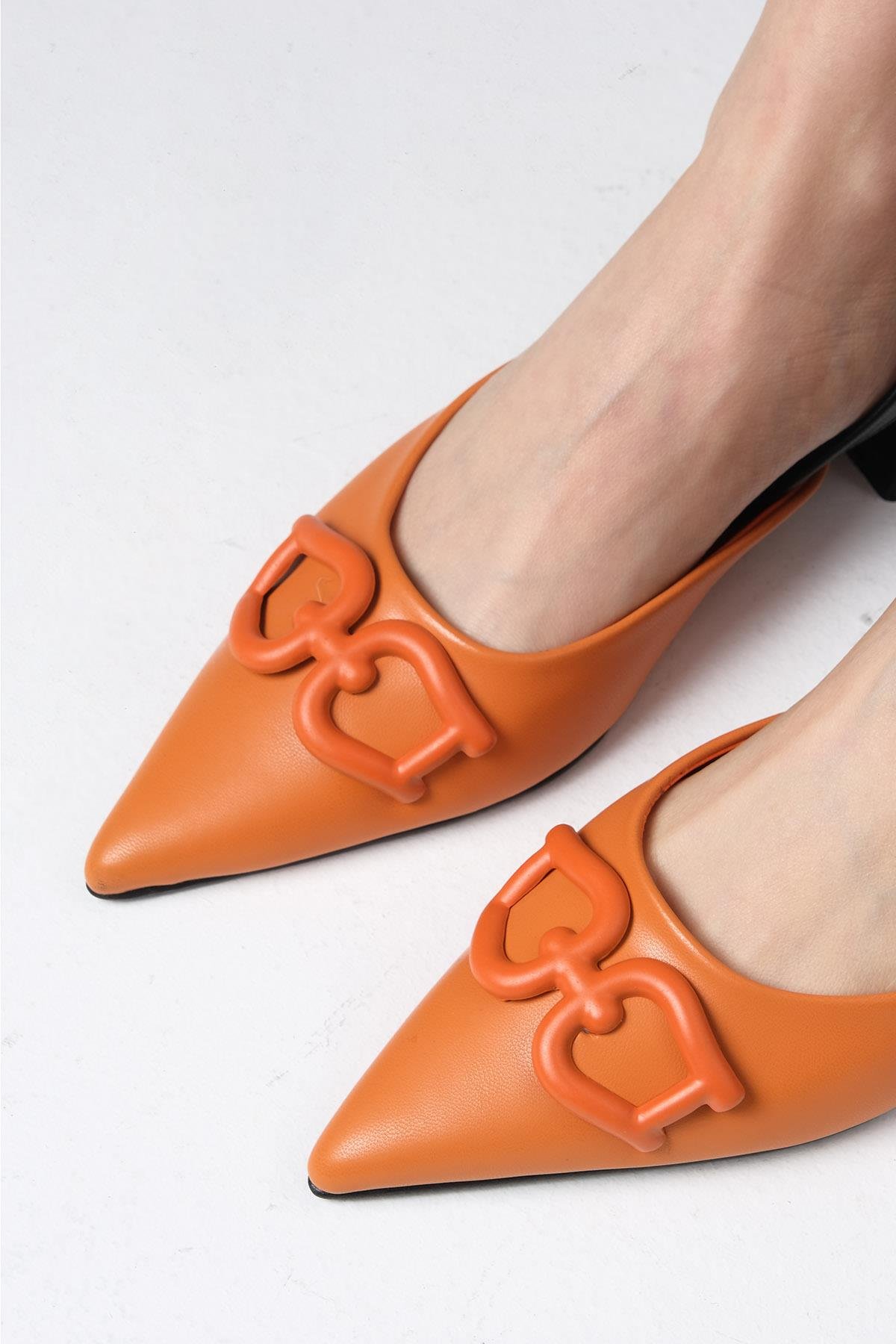 Selina Turuncu Renk Kısa Topuklu Ayakkabı-Low Heels-Mio Gusto-01450ORC